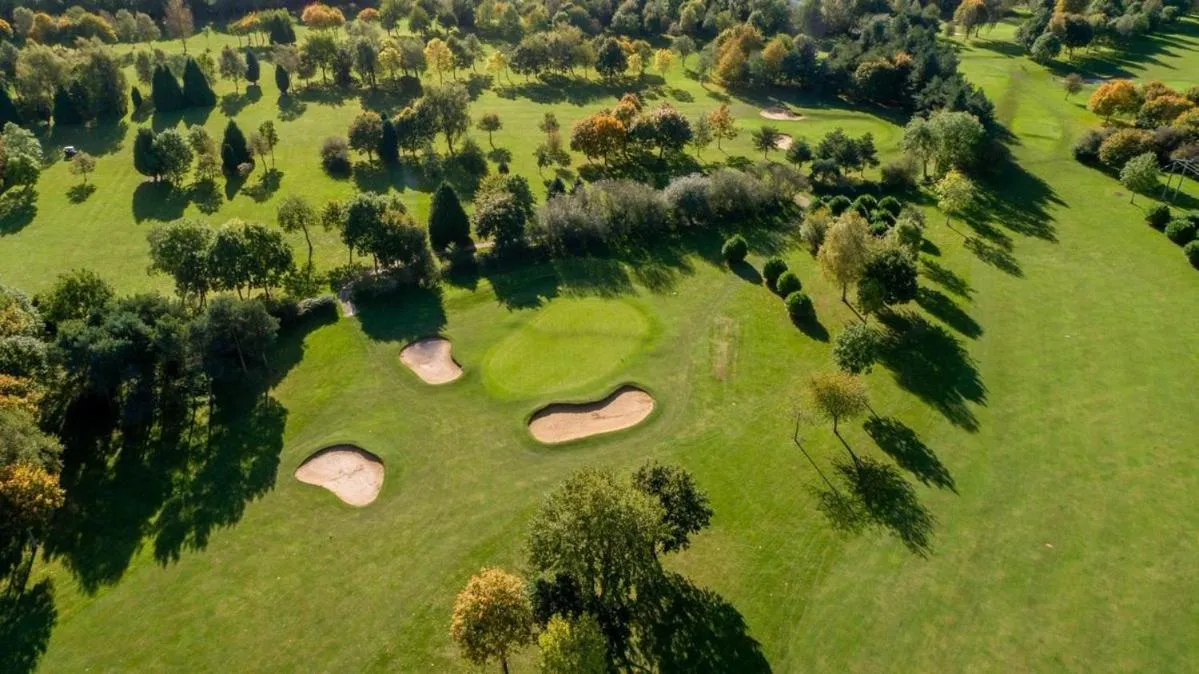 Golfcourse in Draycote Hotel And Whitefields Golf Course