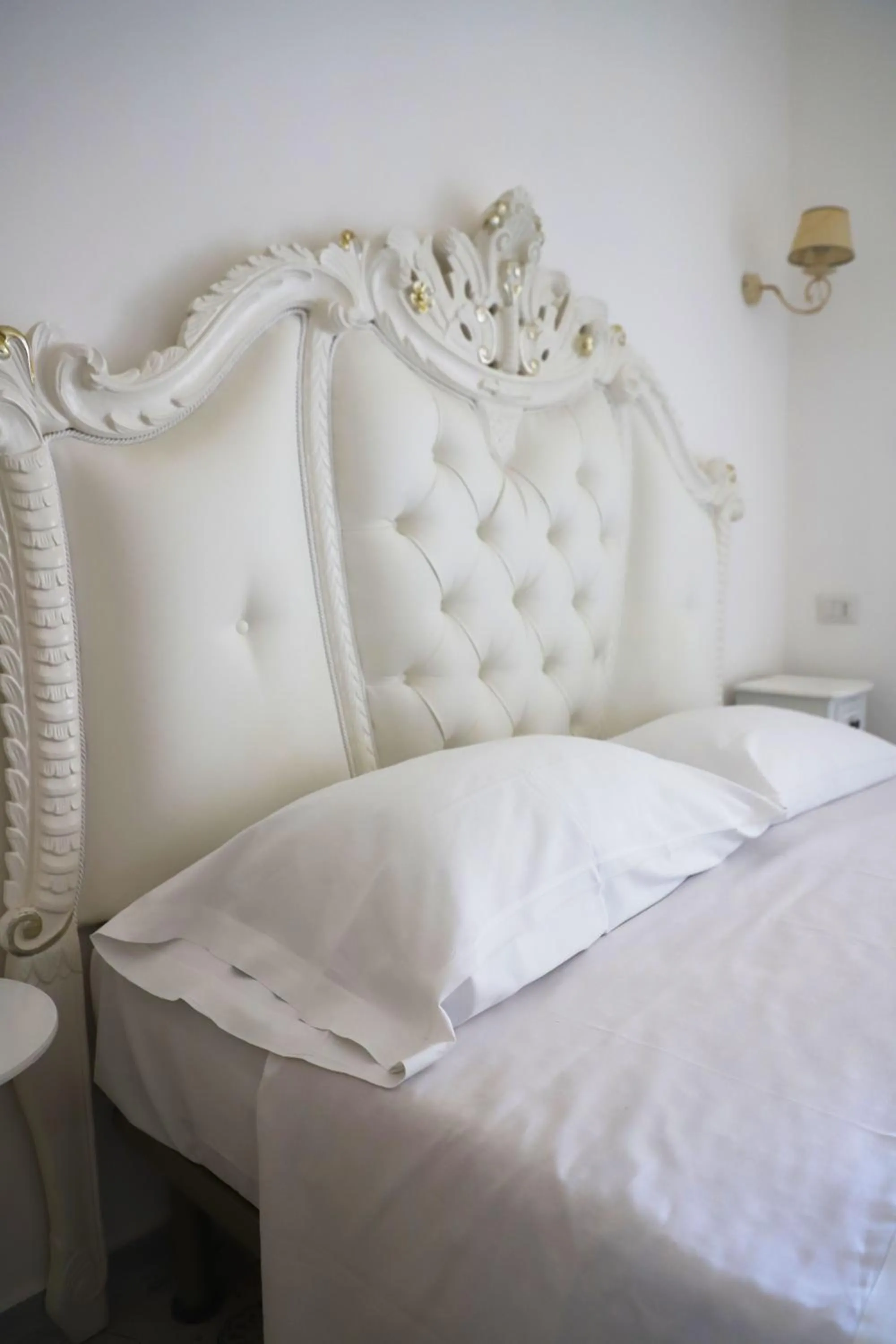 Bed in DONNA LUCREZIA b&b Boutique Hotel Style - Relax & Business stay