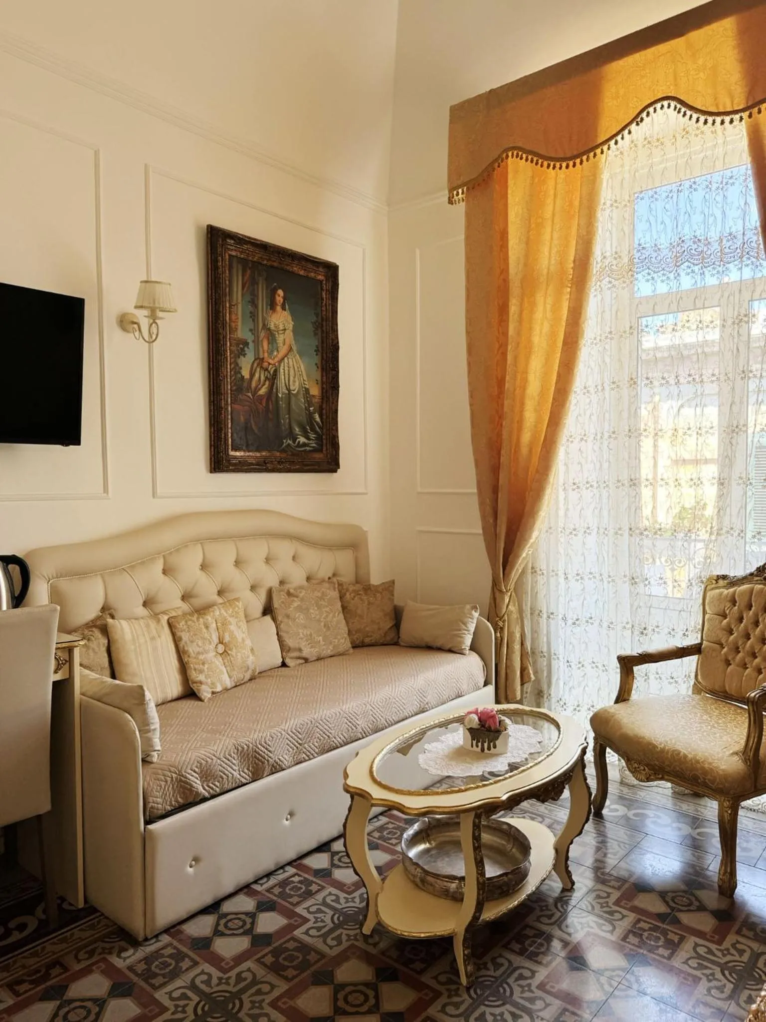 TV and multimedia in DONNA LUCREZIA b&b Boutique Hotel Style - Relax & Business stay