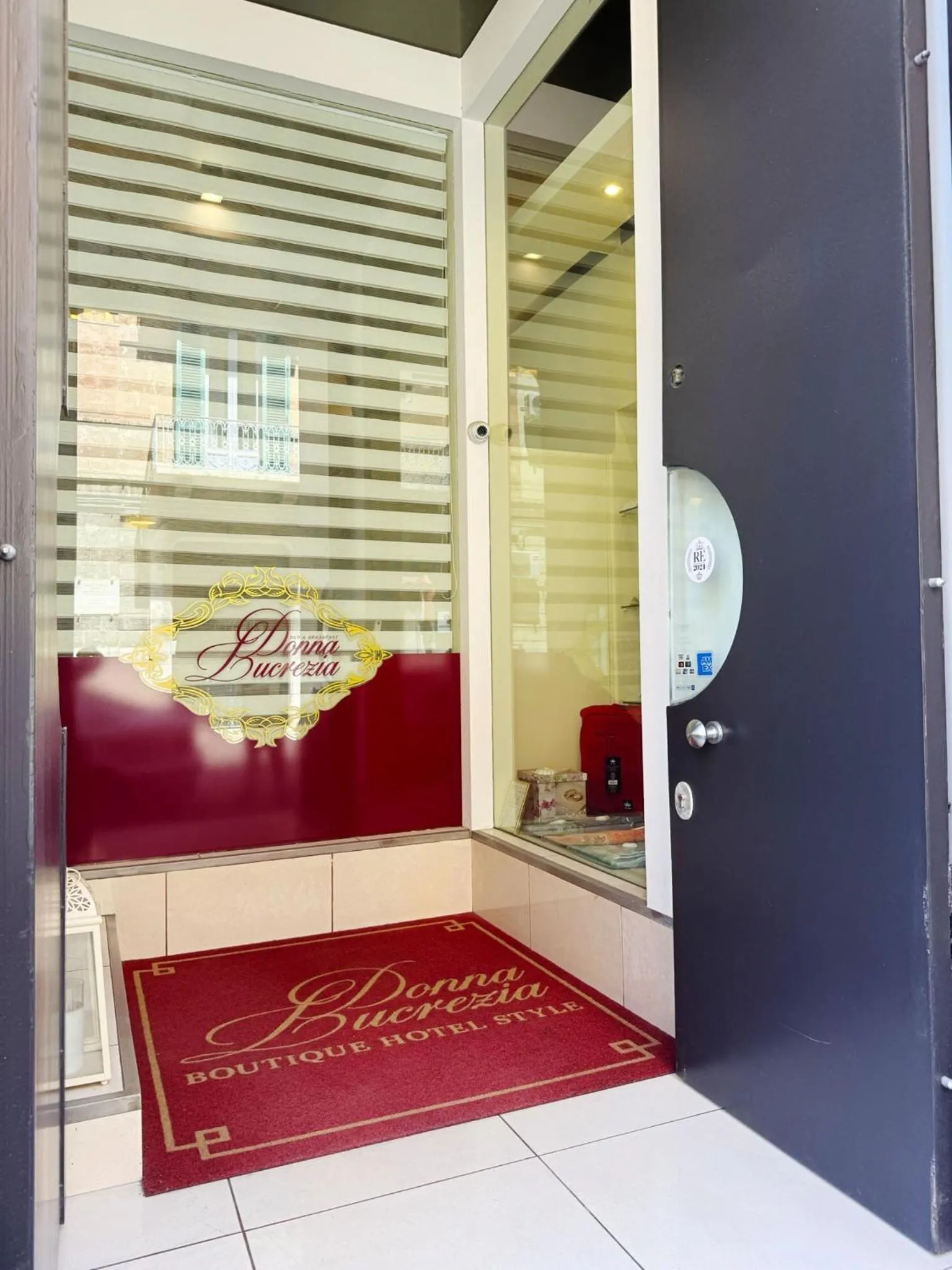 Property building in DONNA LUCREZIA b&b Boutique Hotel Style - Relax & Business stay