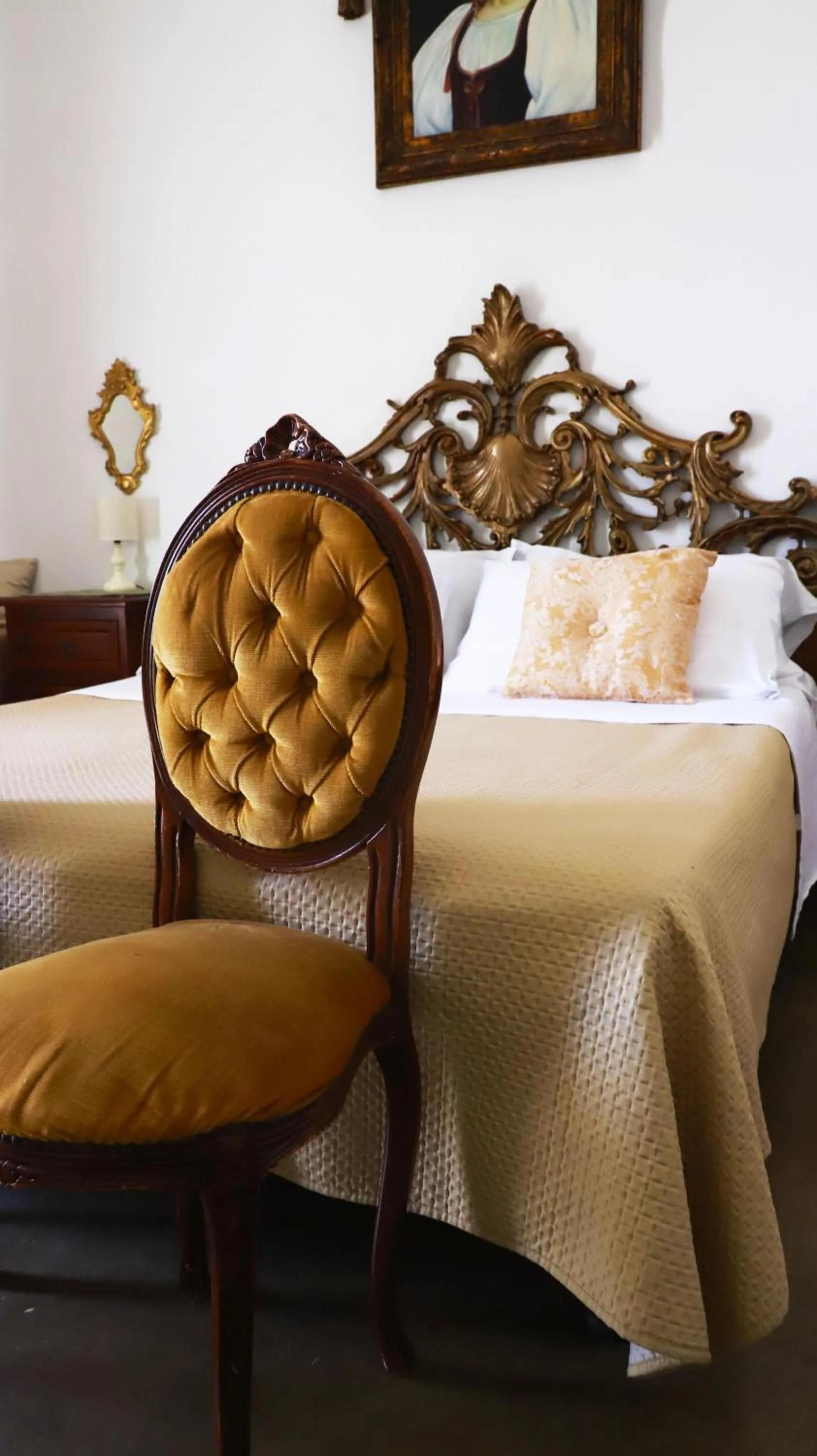 Bed in DONNA LUCREZIA b&b Boutique Hotel Style - Relax & Business stay