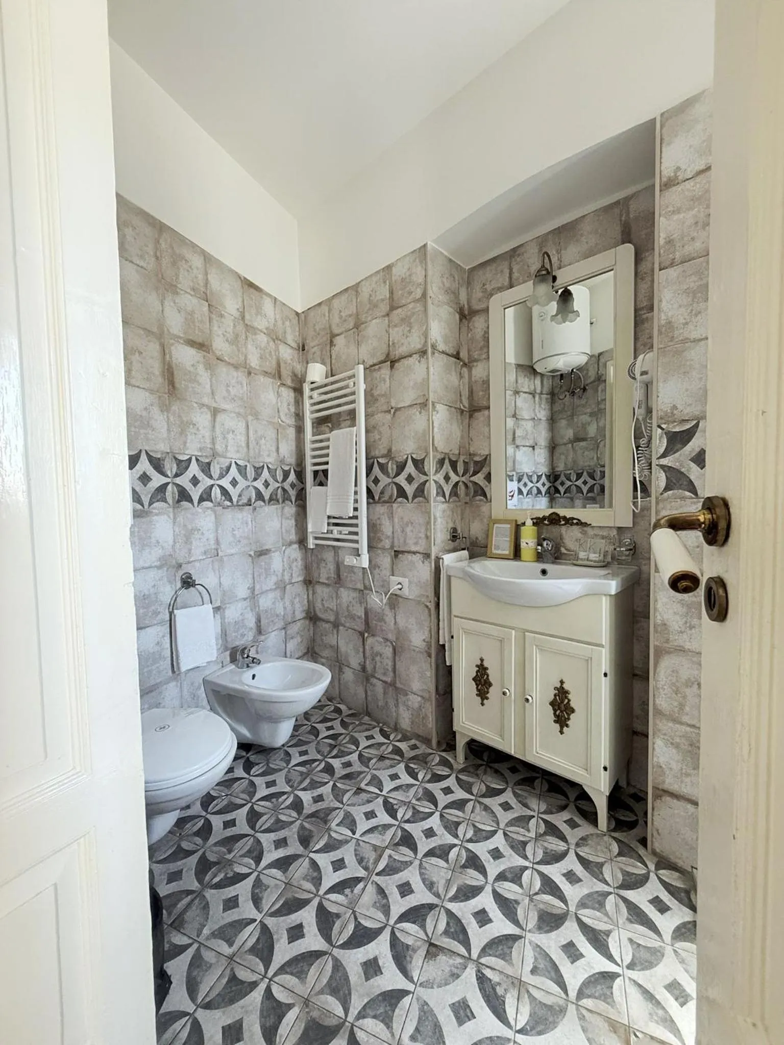 Shower in DONNA LUCREZIA b&b Boutique Hotel Style - Relax & Business stay