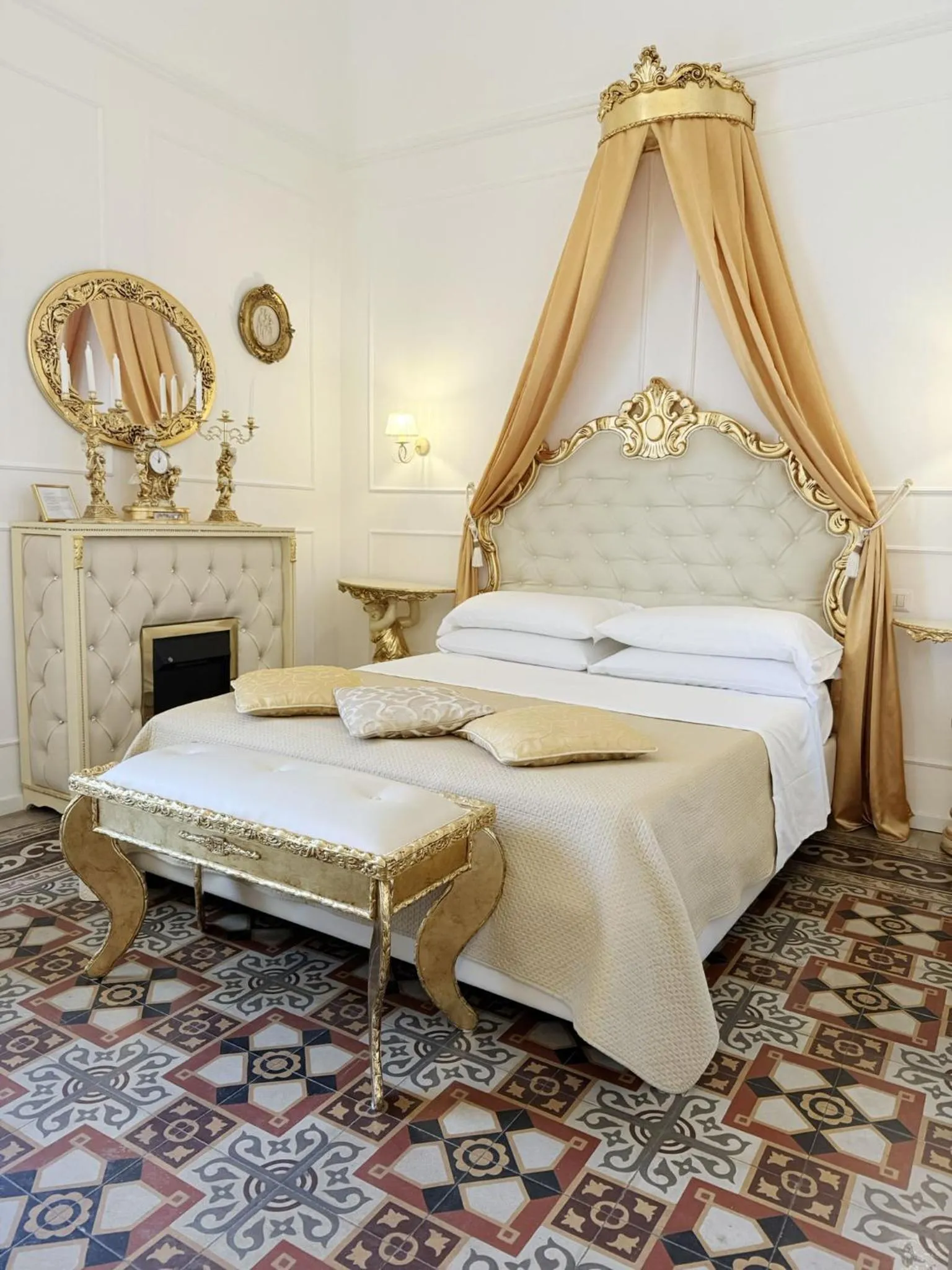 Bed in DONNA LUCREZIA b&b Boutique Hotel Style - Relax & Business stay