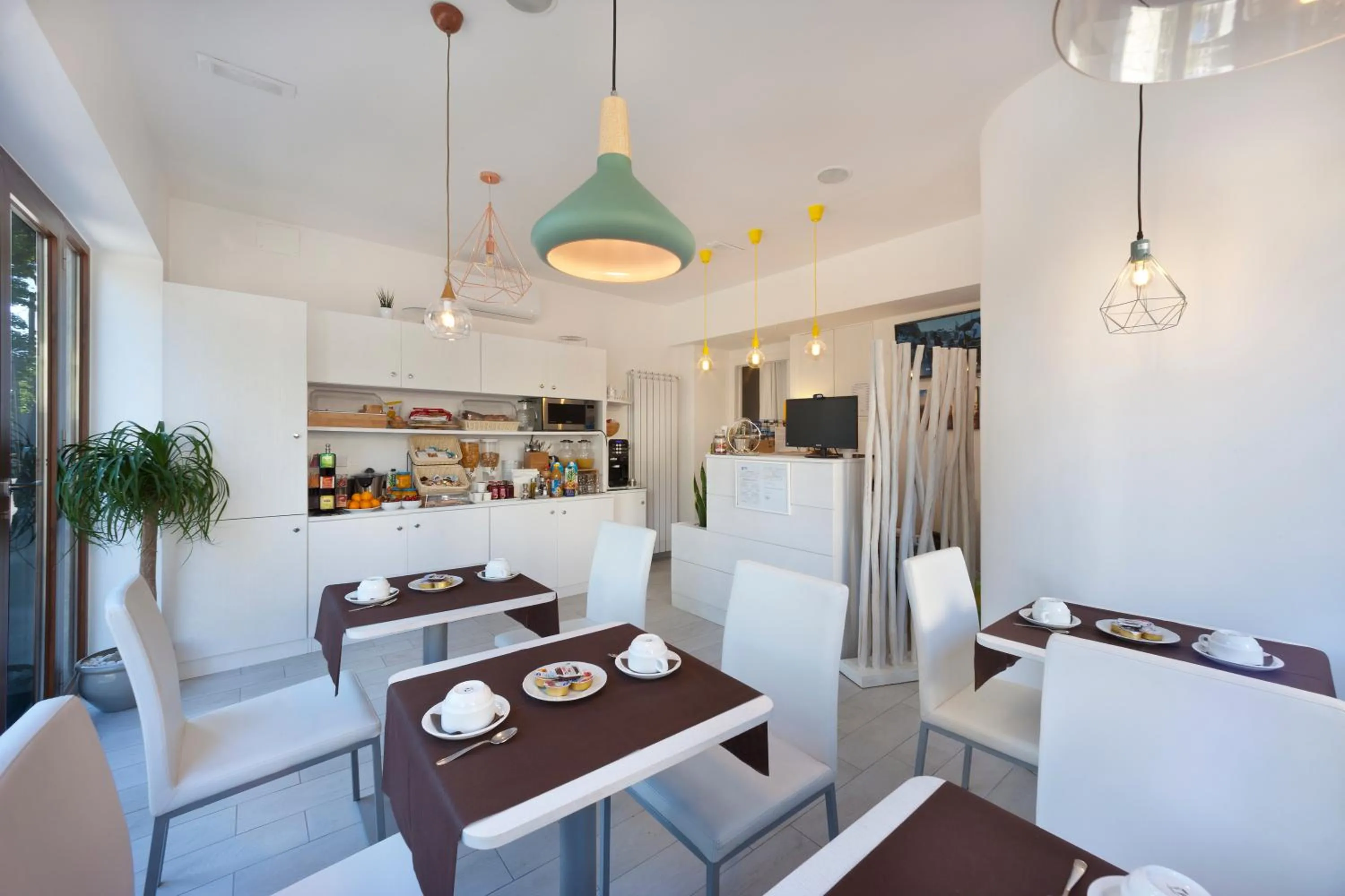 Staff in B&B Sorrento Central