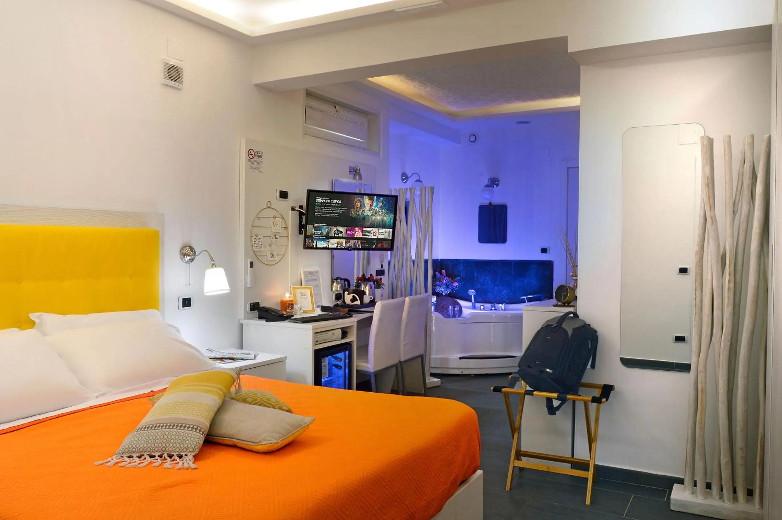 Children play ground, Bed in B&B Sorrento Central