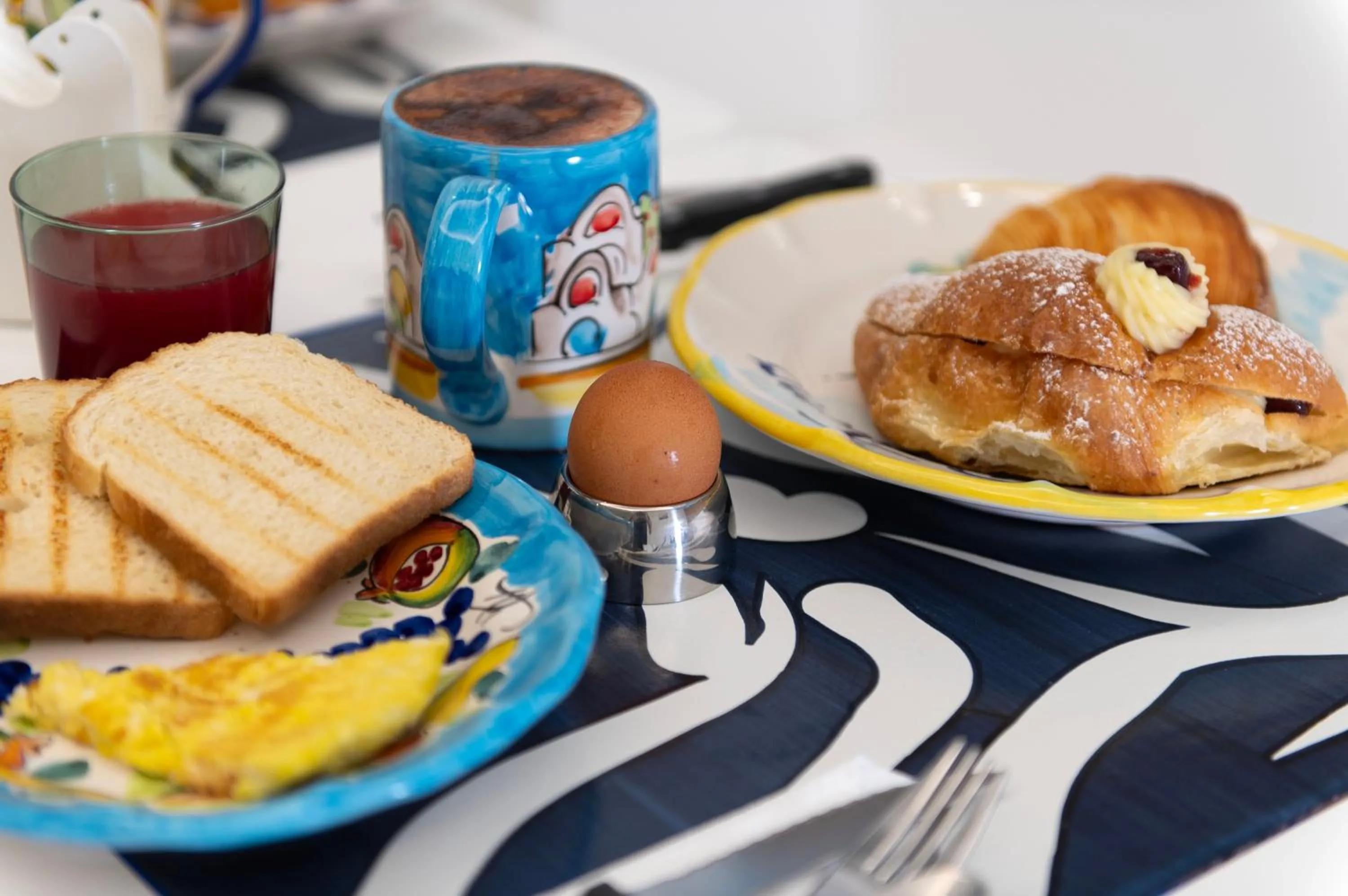 Food and drinks in B&B Sorrento Central