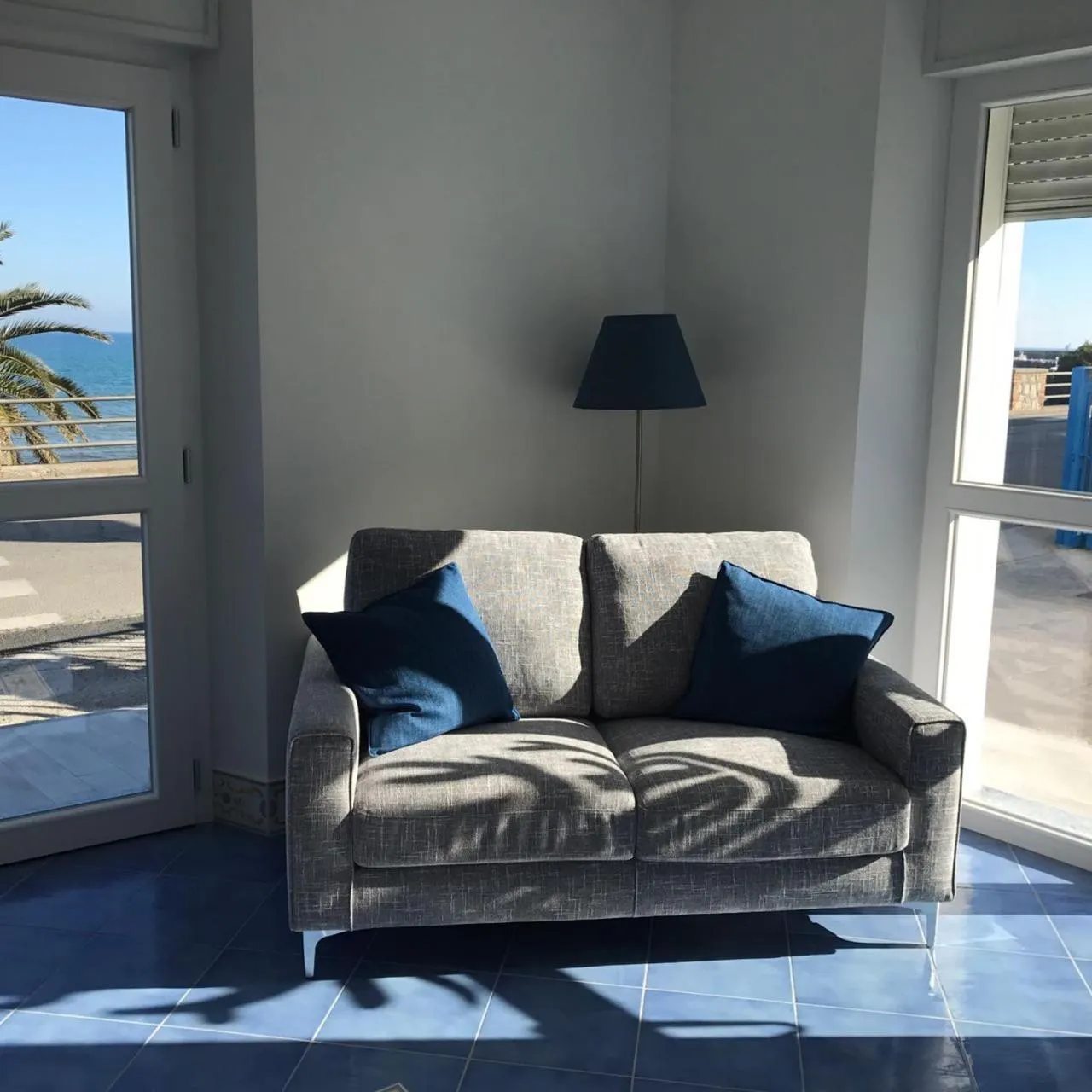 Communal lounge/ TV room in Hotel Corallo Circeo