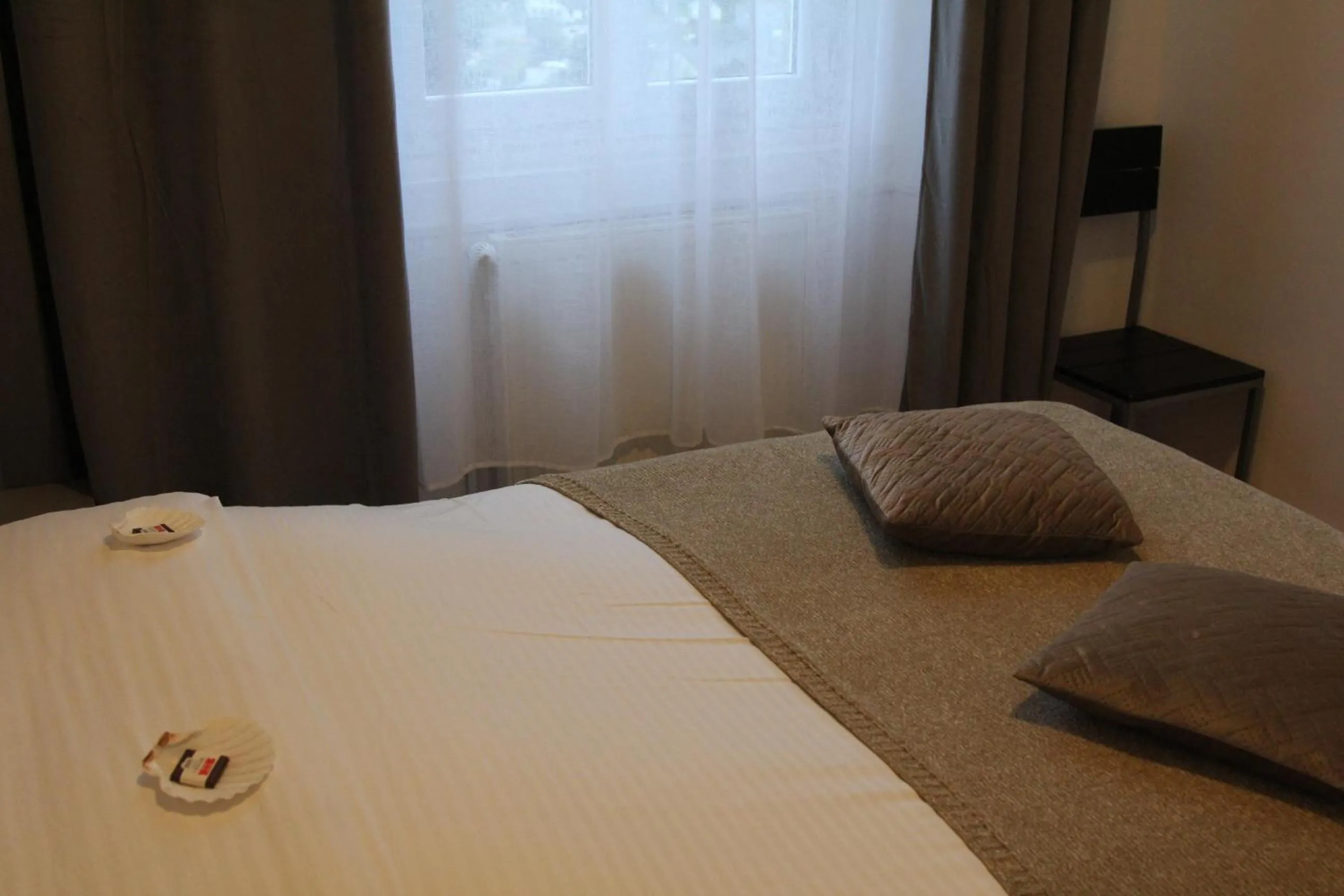 Bedroom, Bed in Residence Beau Rivage Brehec