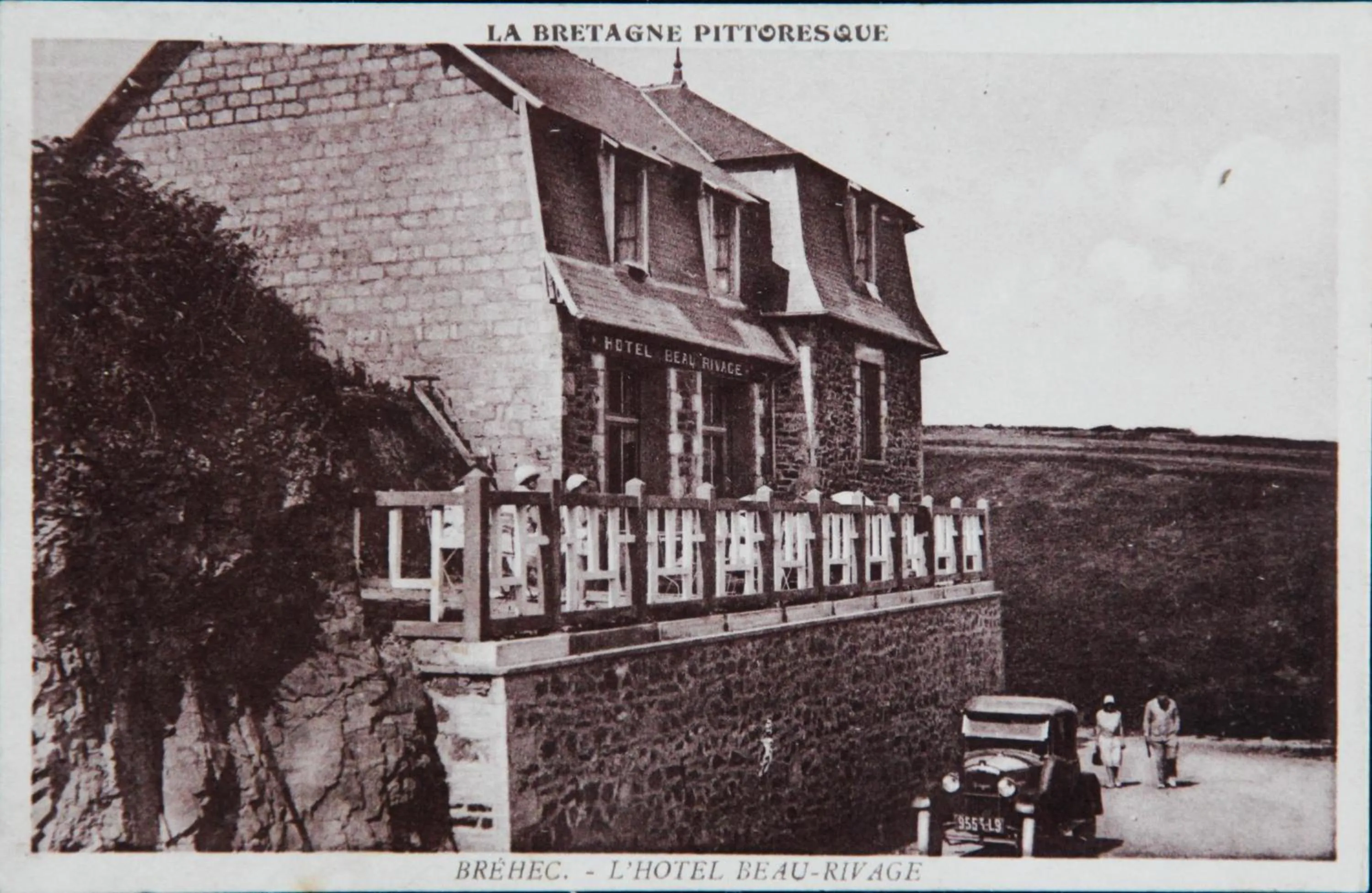 Facade/entrance in Residence Beau Rivage Brehec
