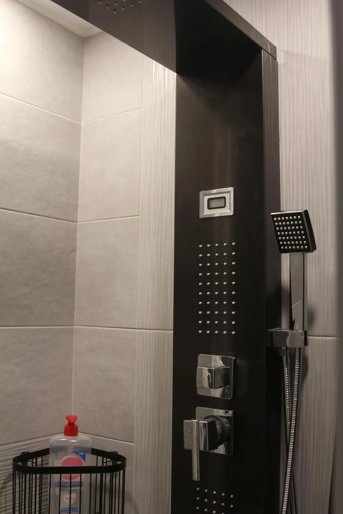 Shower in Residence Beau Rivage Brehec