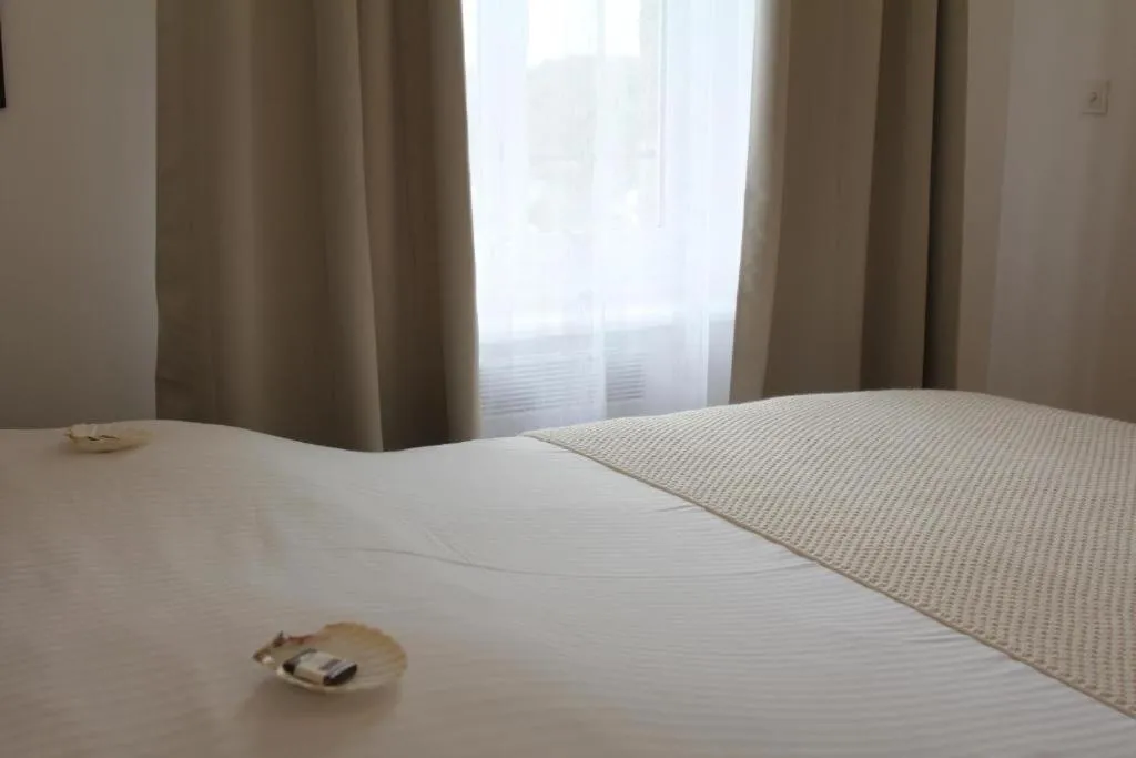 Bed in Residence Beau Rivage Brehec