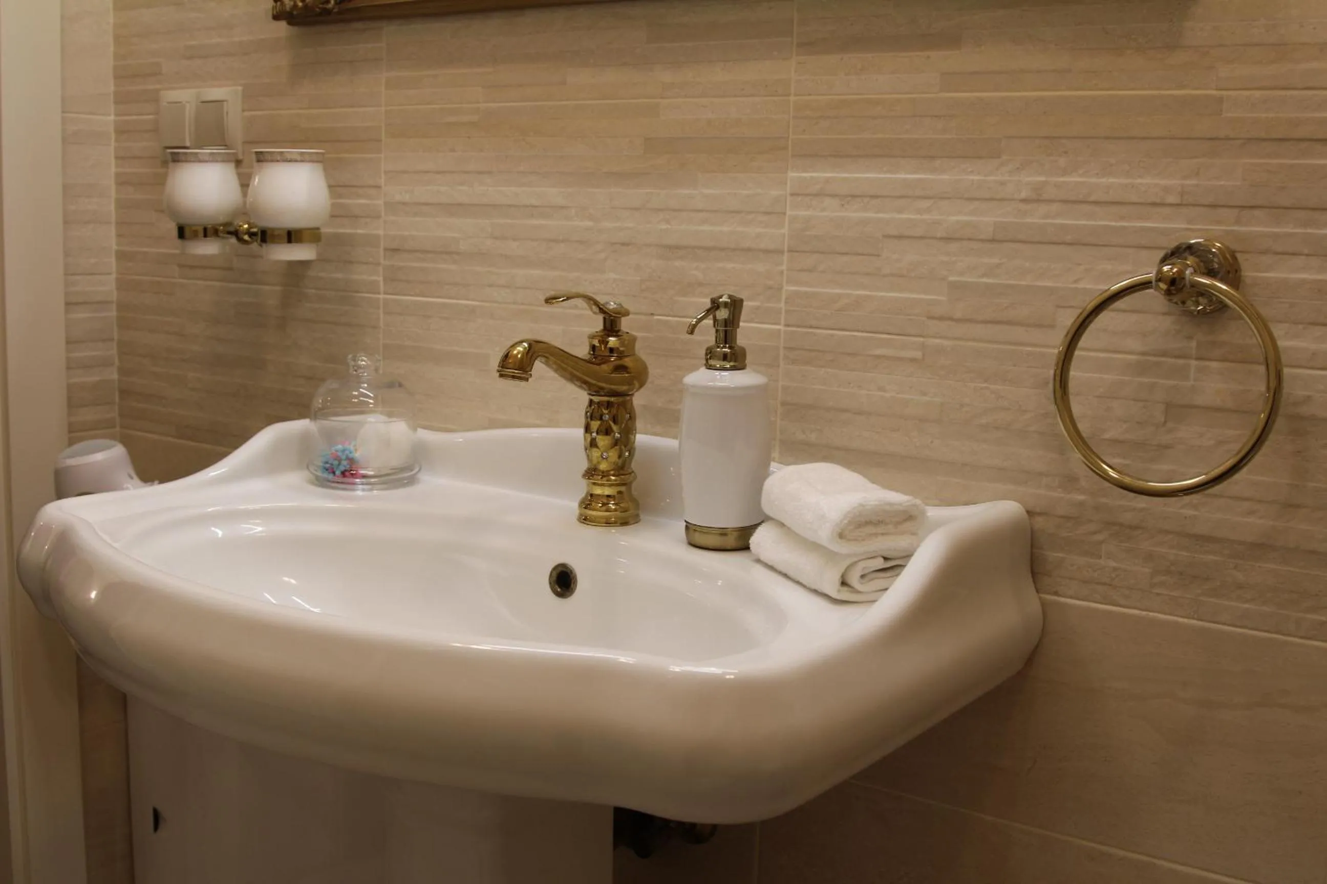 Bathroom in Residence Beau Rivage Brehec