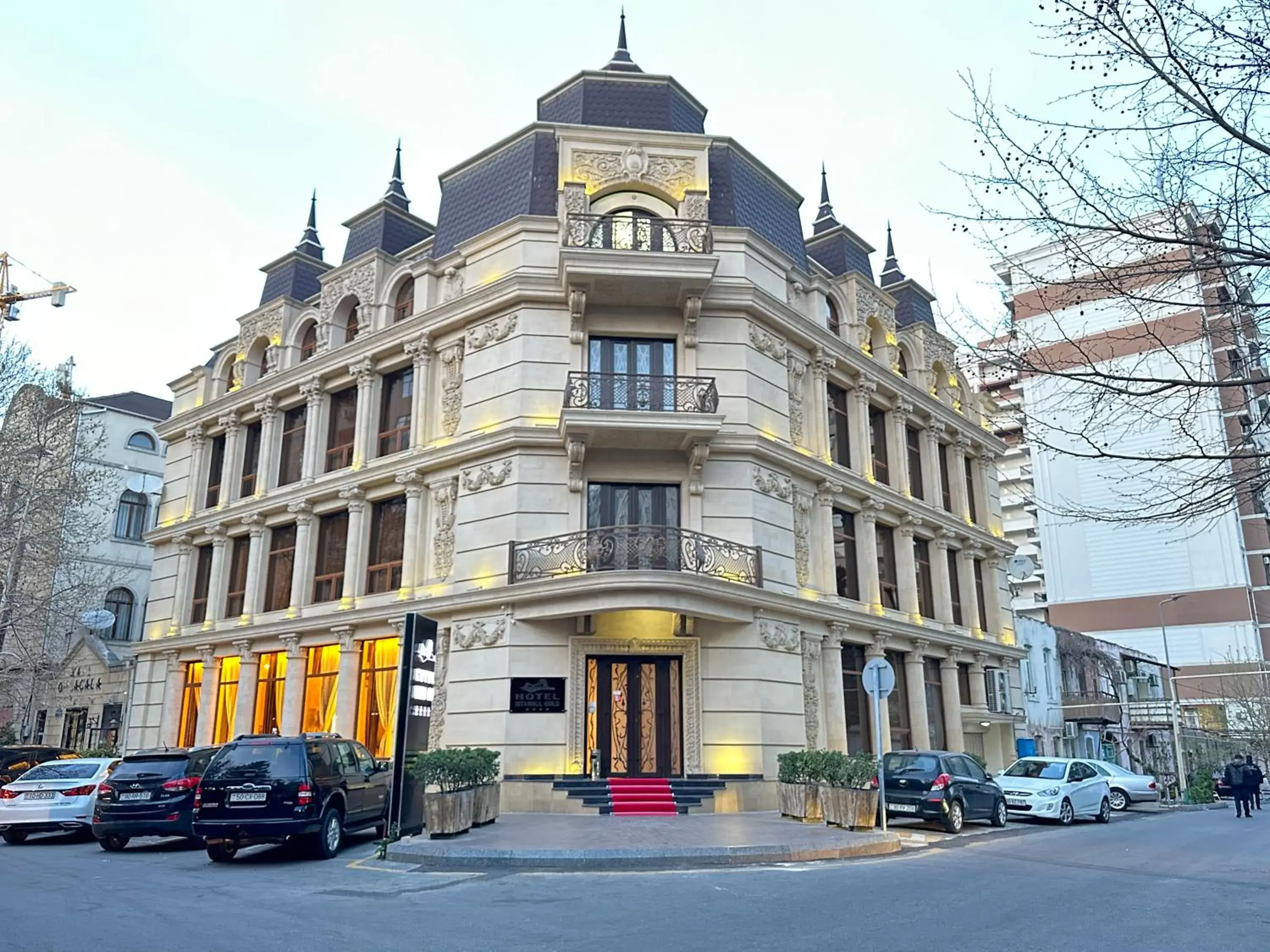 Property building in Istanbul Gold Hotel Property building in Istanbul Gold Hotel