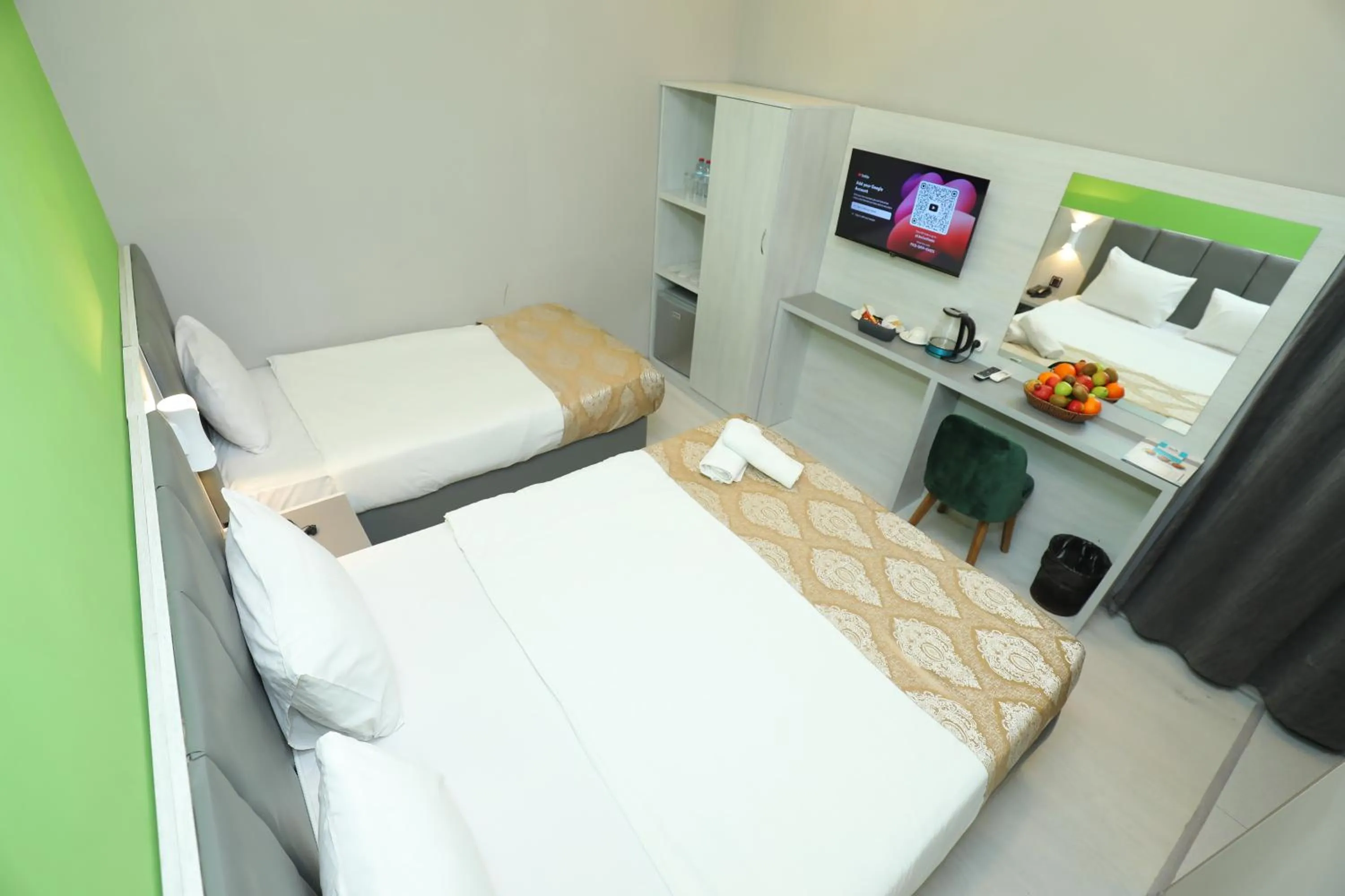 TV and multimedia, Bed in Istanbul Gold Hotel Baku