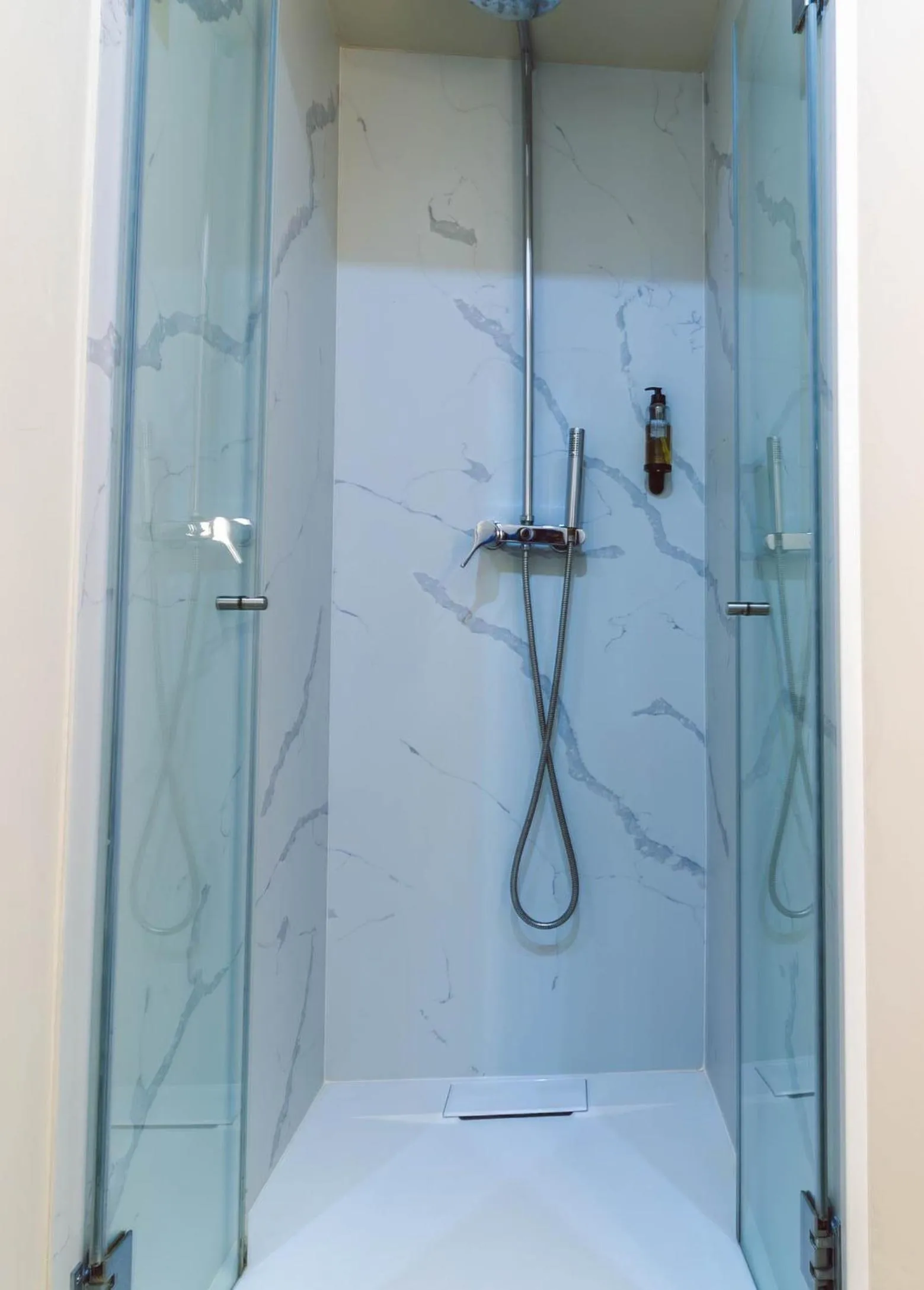 Shower in ORM - Bolhao Apartments