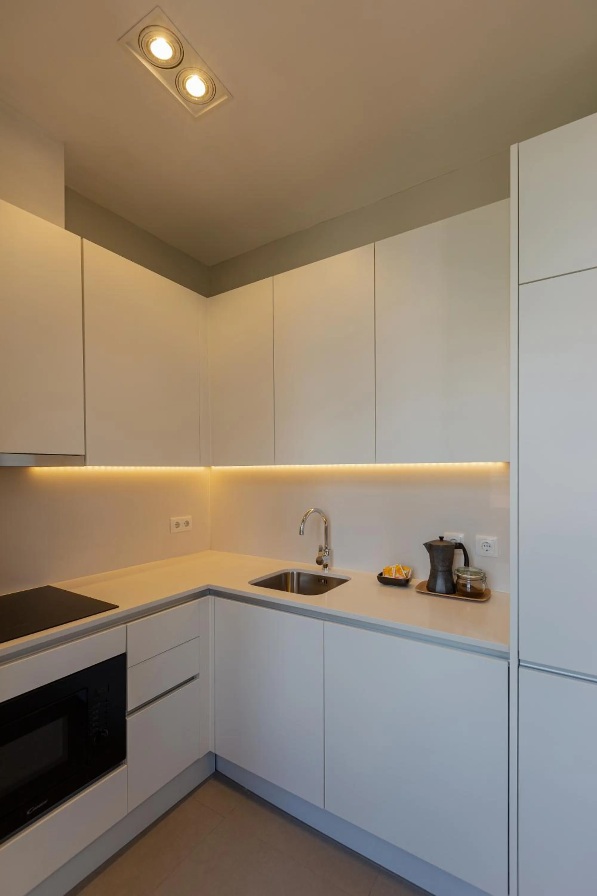 Kitchen or kitchenette in ORM - Bolhao Apartments