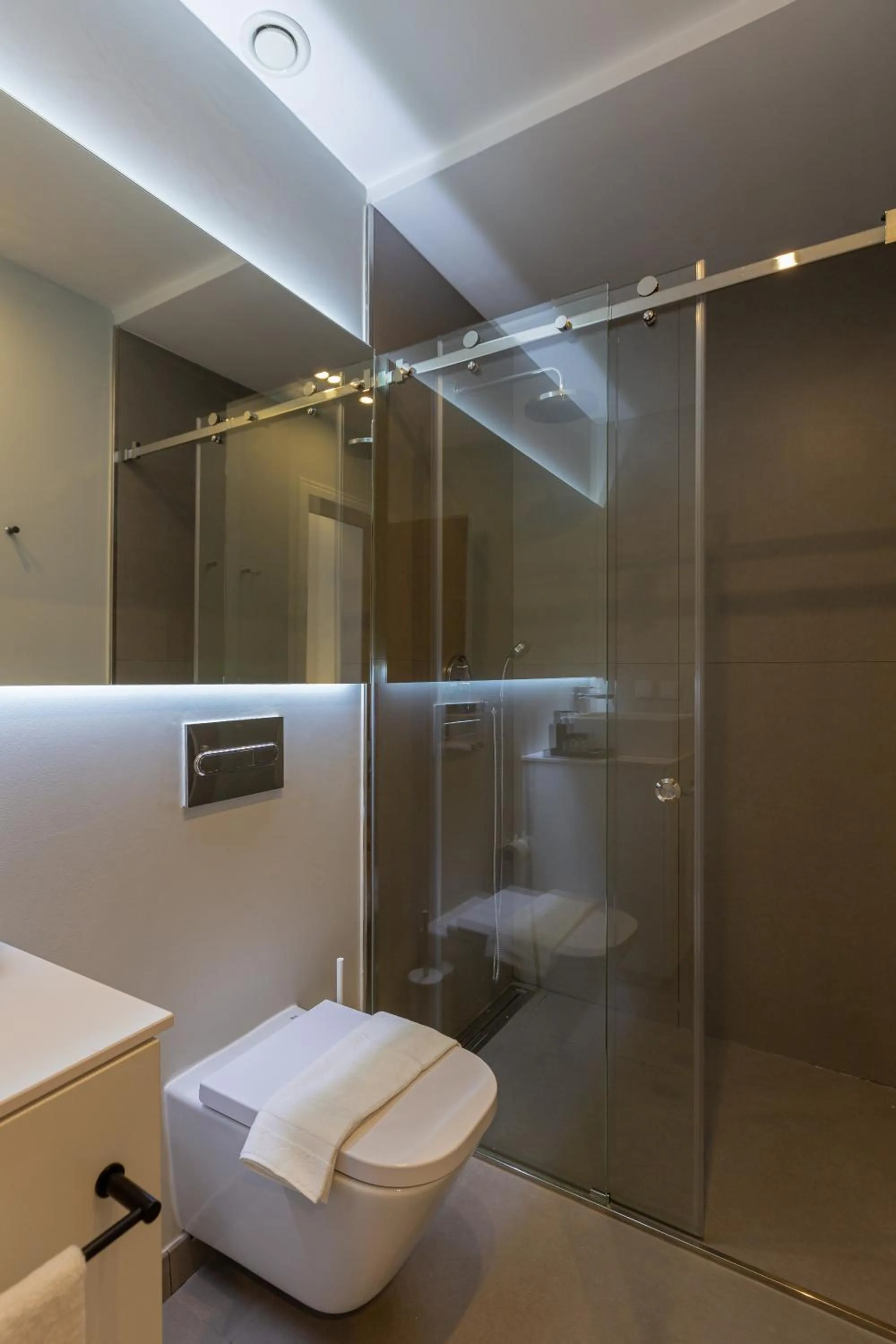 Toilet in ORM - Bolhao Apartments