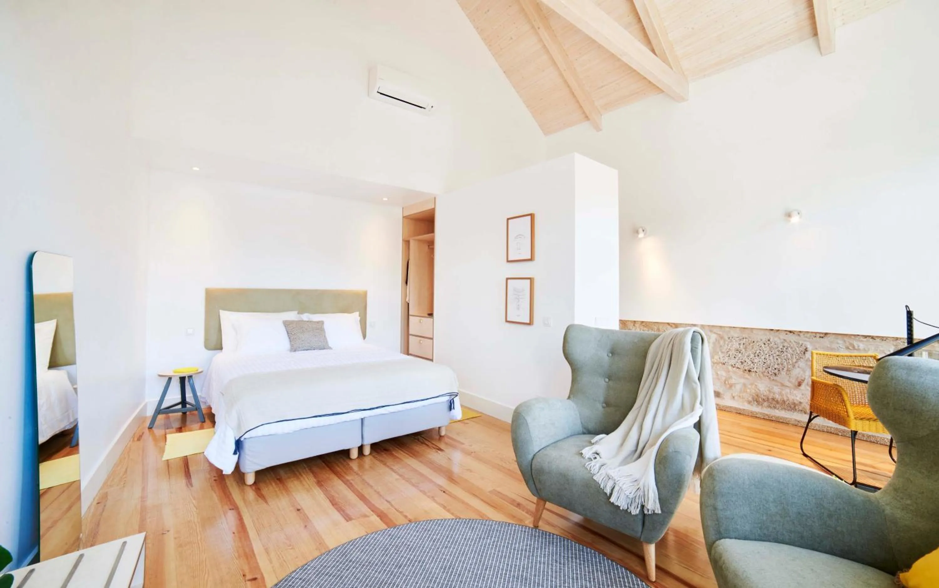 Bed in Pause Apartments