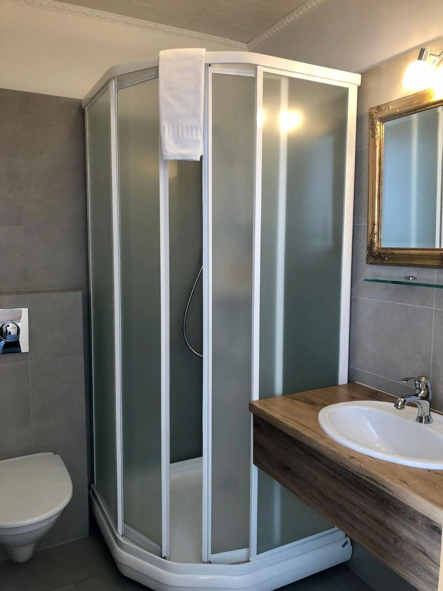 Shower in Hótel Dyrhólaey