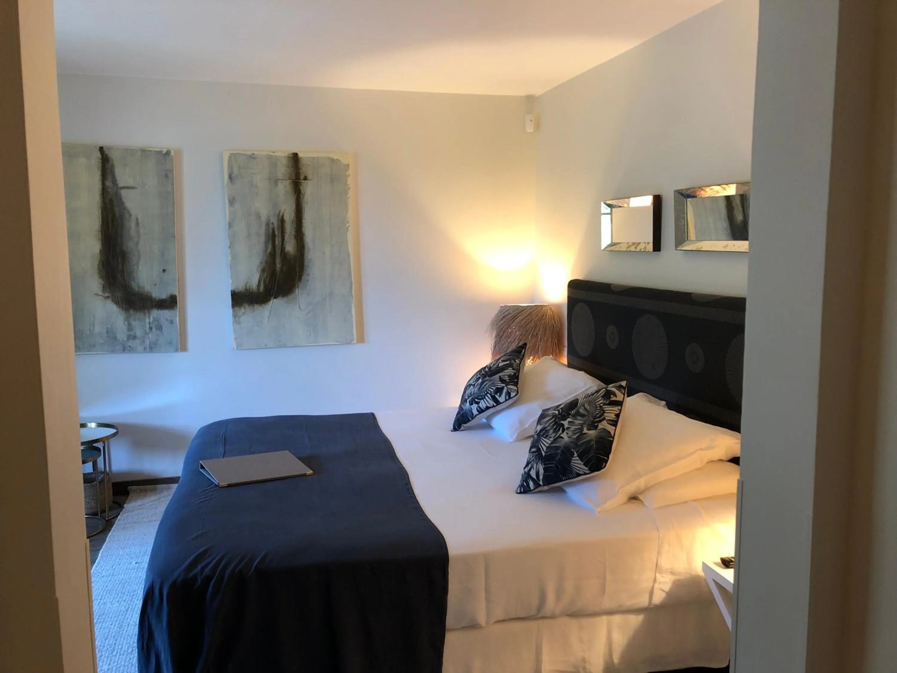 Photo of the whole room, Bed in Le Clos des Sept Palmiers