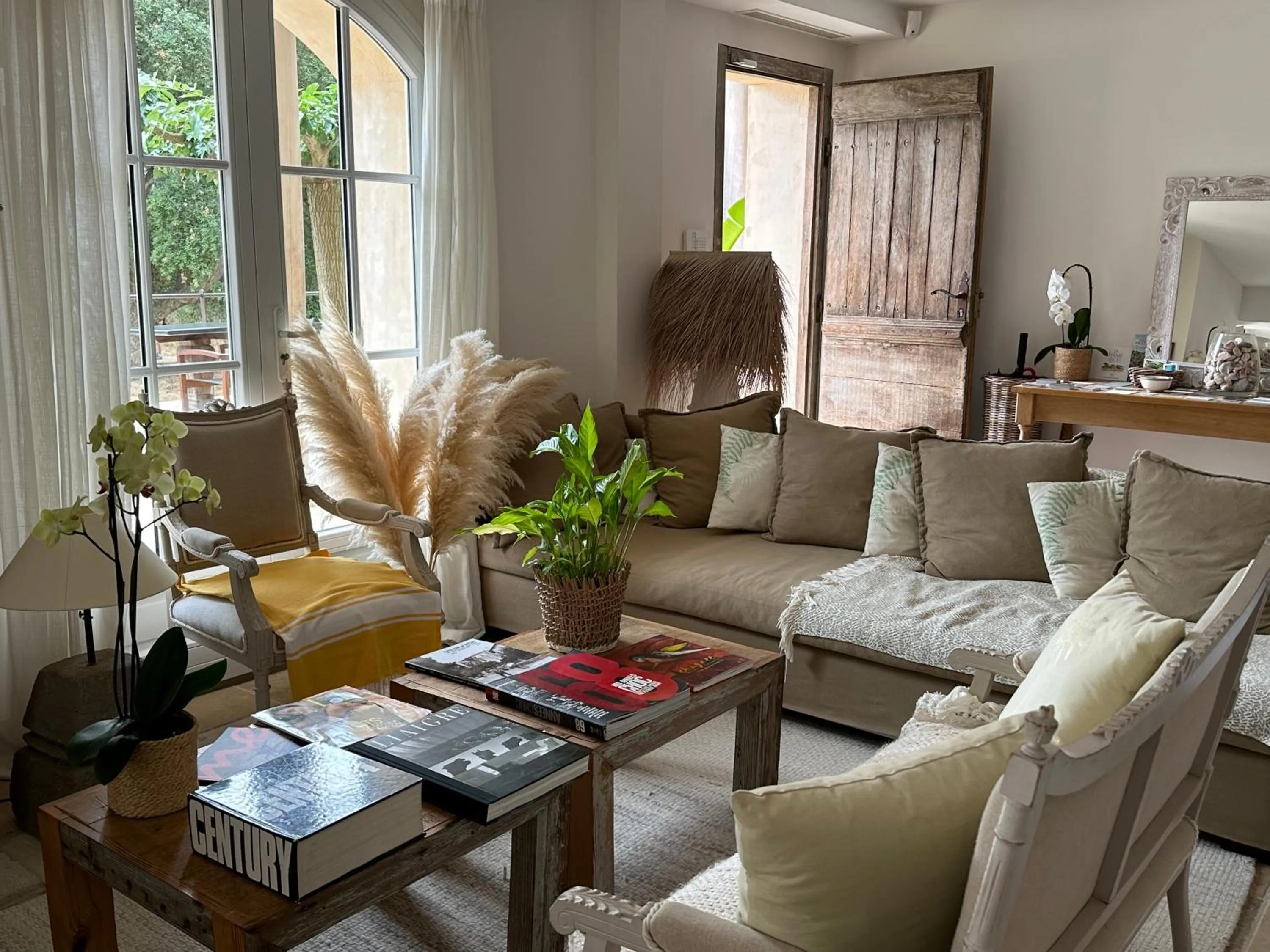 Seating area in Le Clos des Sept Palmiers