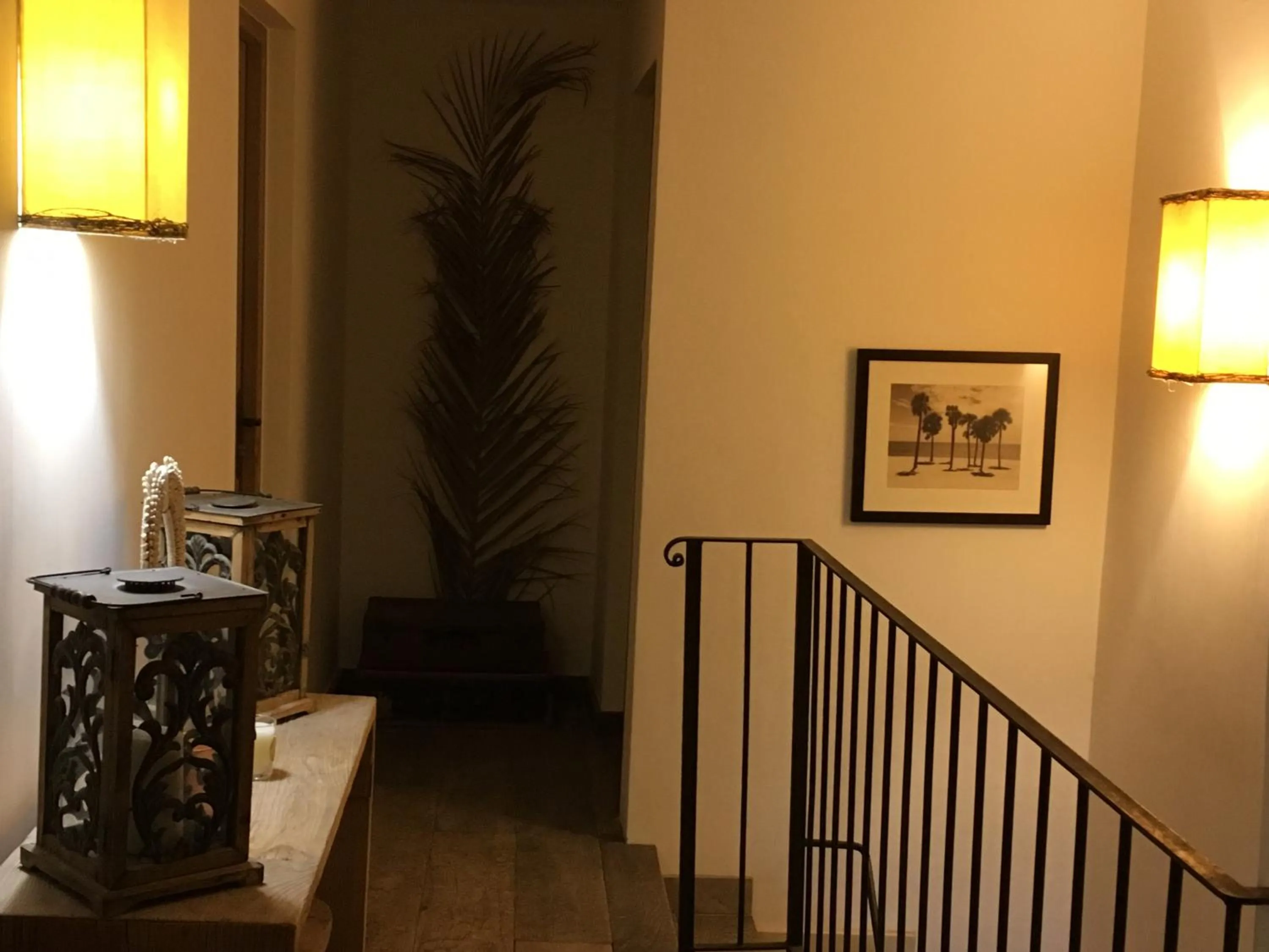 Decorative detail in Le Clos des Sept Palmiers