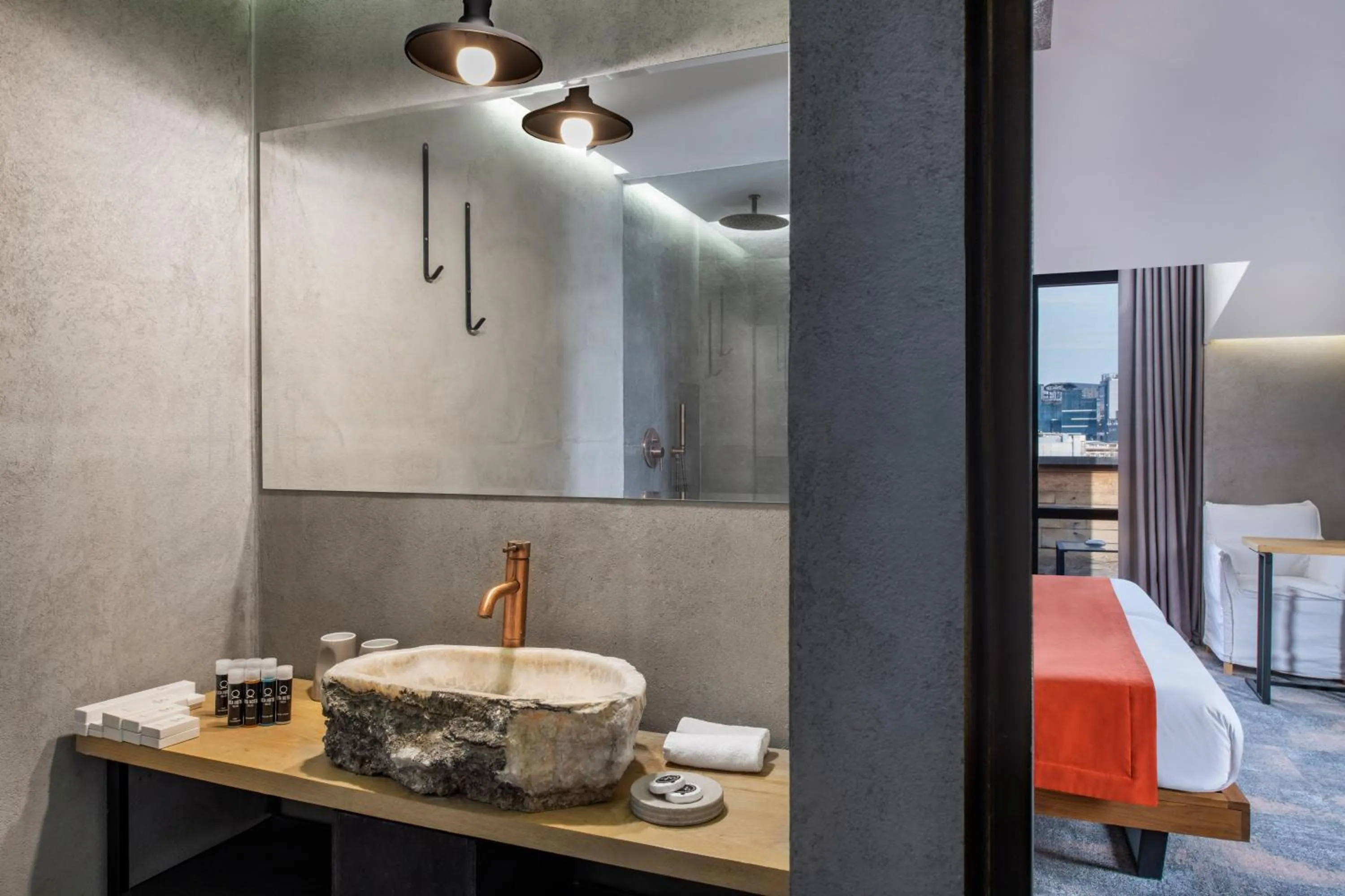 Shower in IOTA Hotel Tbilisi