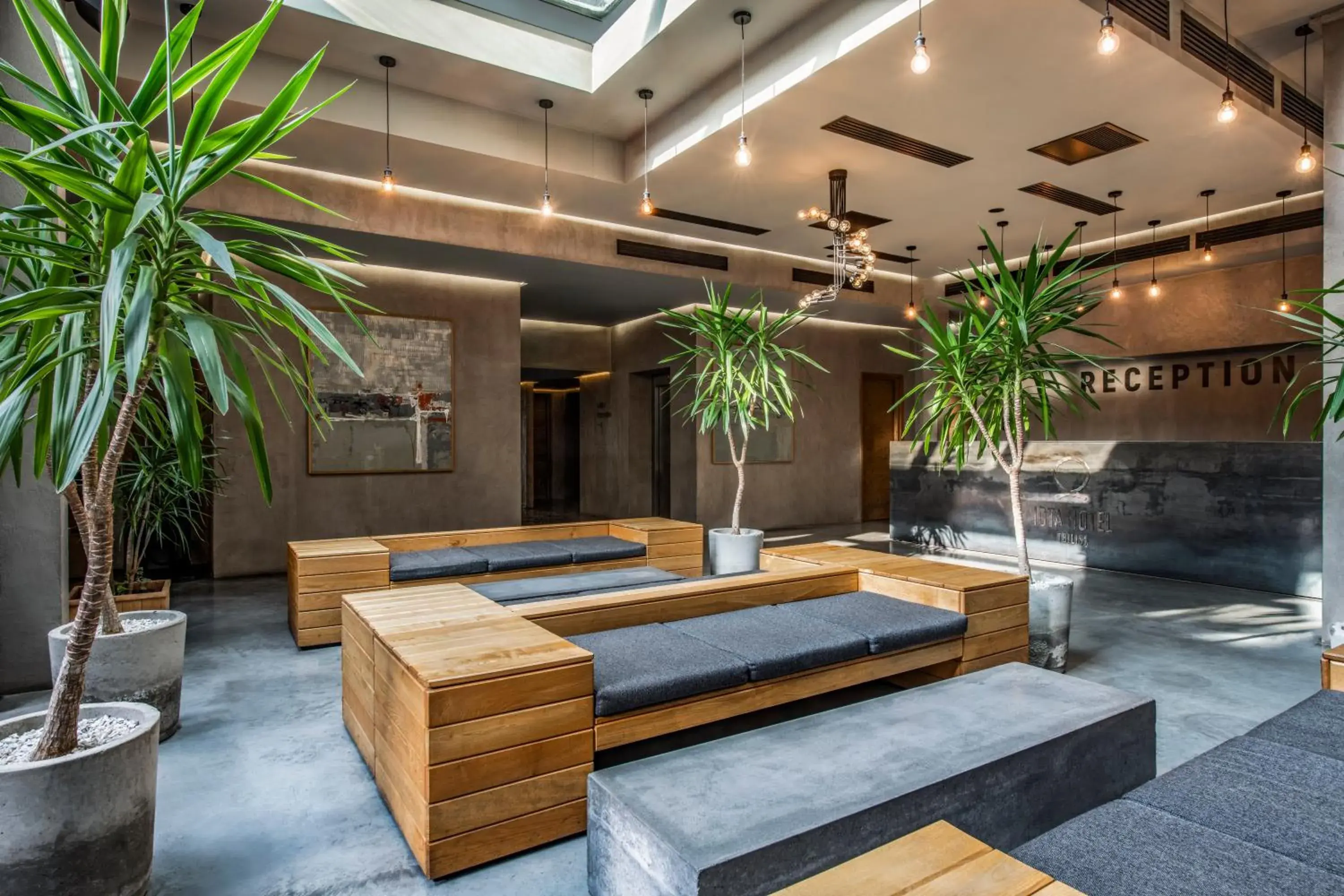 Facade/entrance in IOTA Hotel Tbilisi Facade/entrance in IOTA Hotel Tbilisi