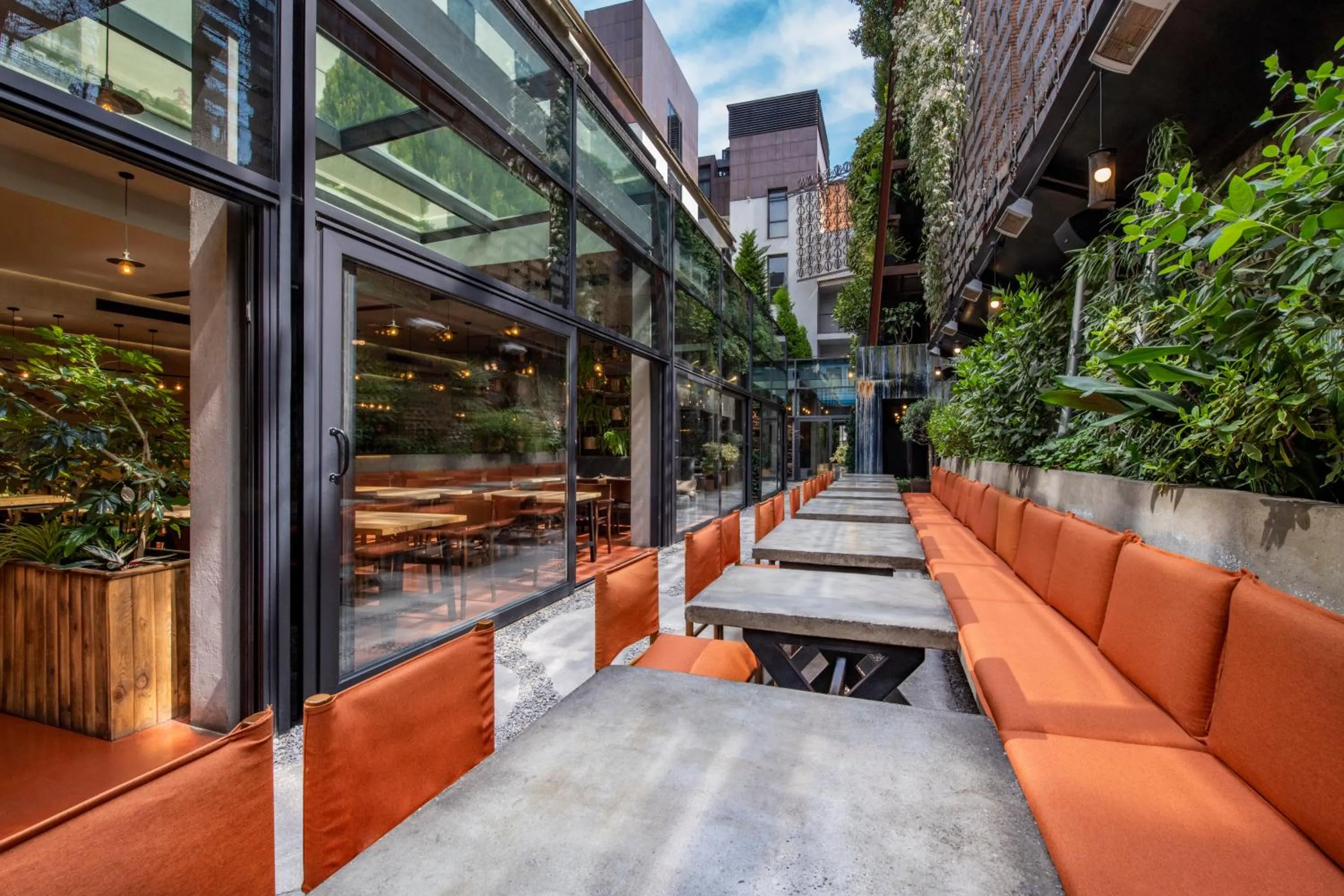 Restaurant/places to eat in IOTA Hotel Tbilisi