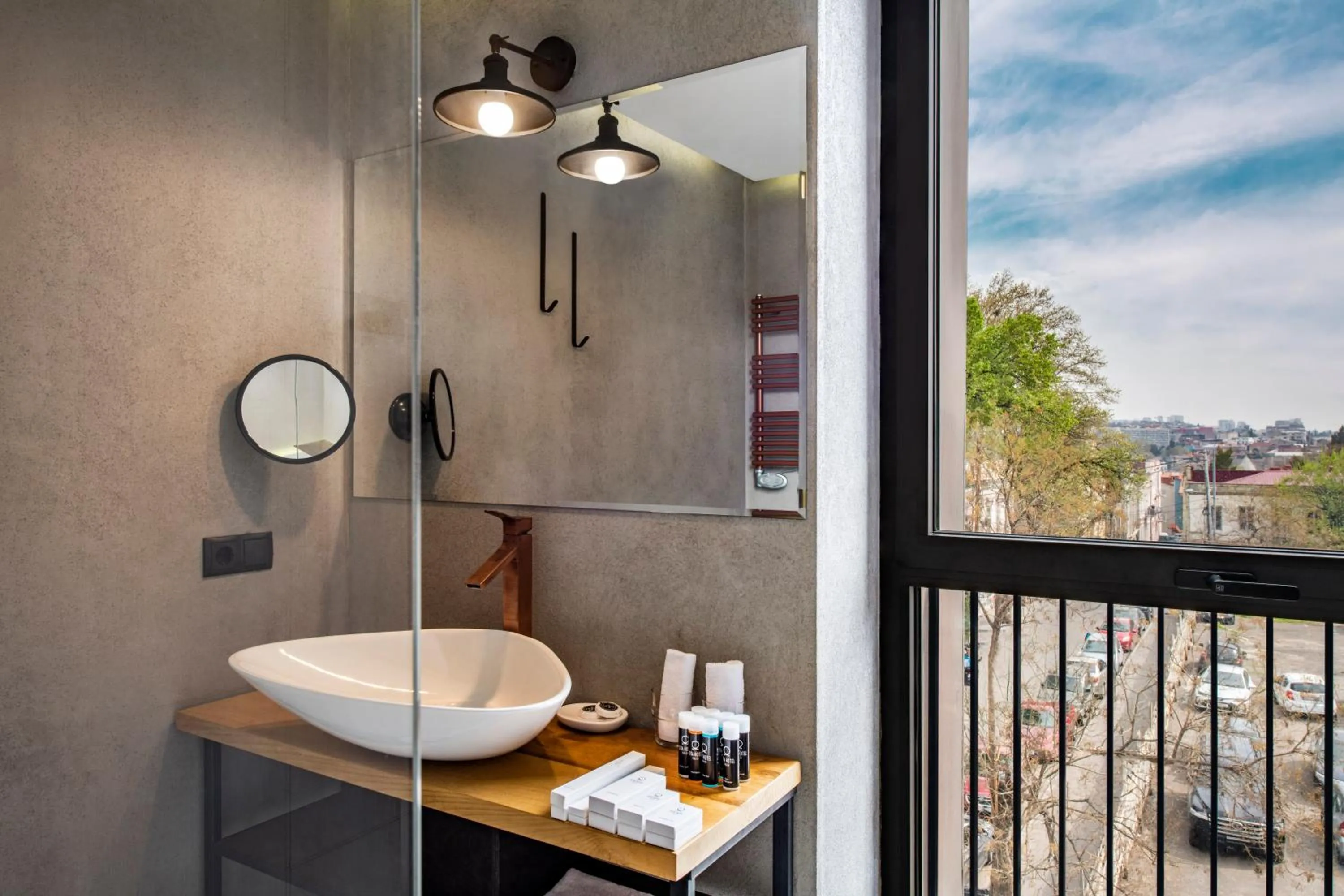 Shower in IOTA Hotel Tbilisi