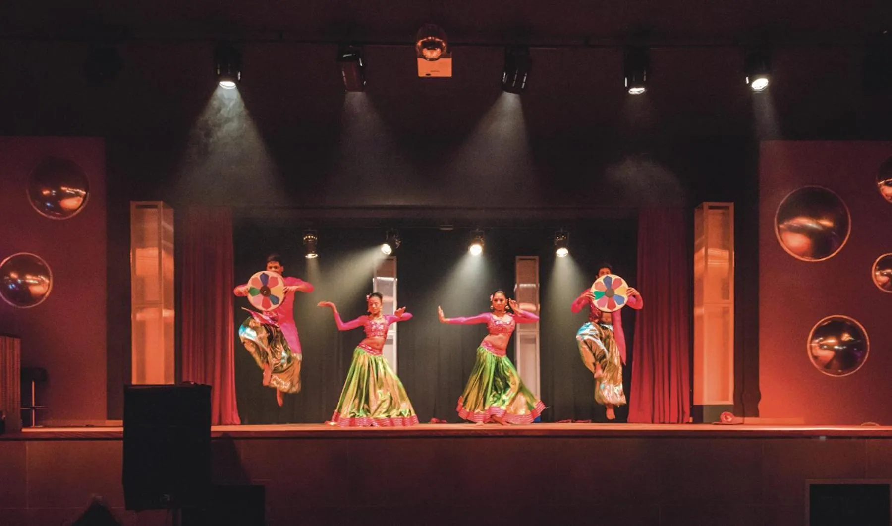 Evening entertainment in Riu Sri Lanka All Inclusive