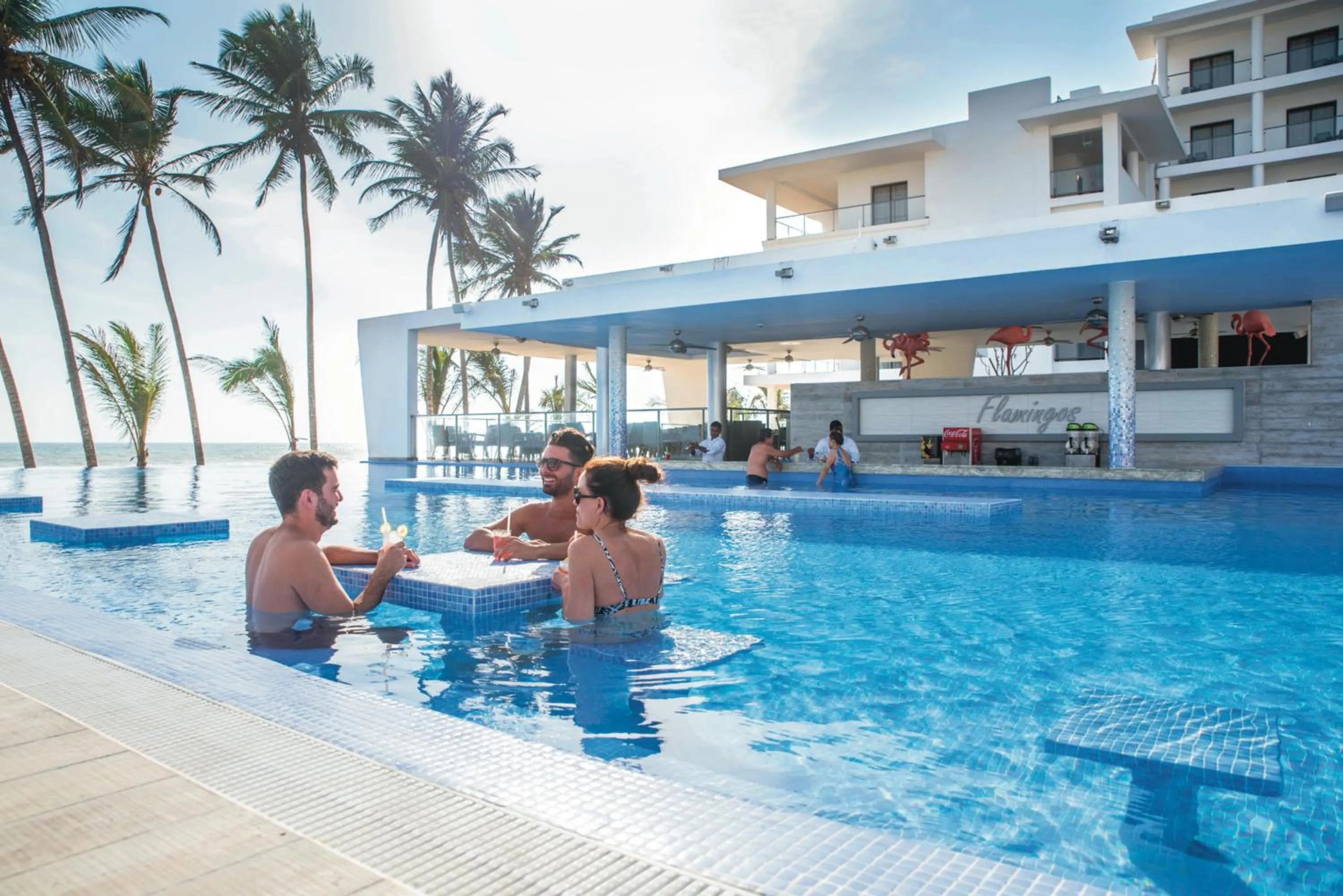 Swimming pool in Riu Sri Lanka All Inclusive