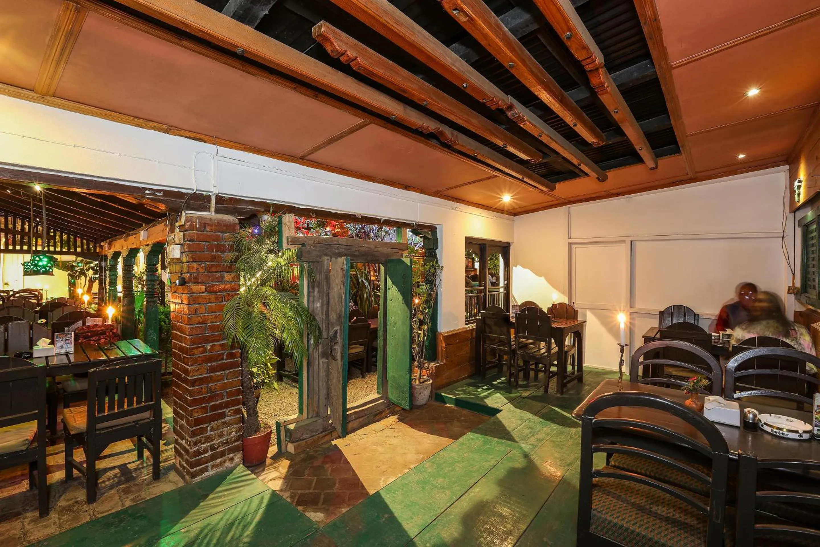 Restaurant/places to eat in Hotel Himalayan Oasis