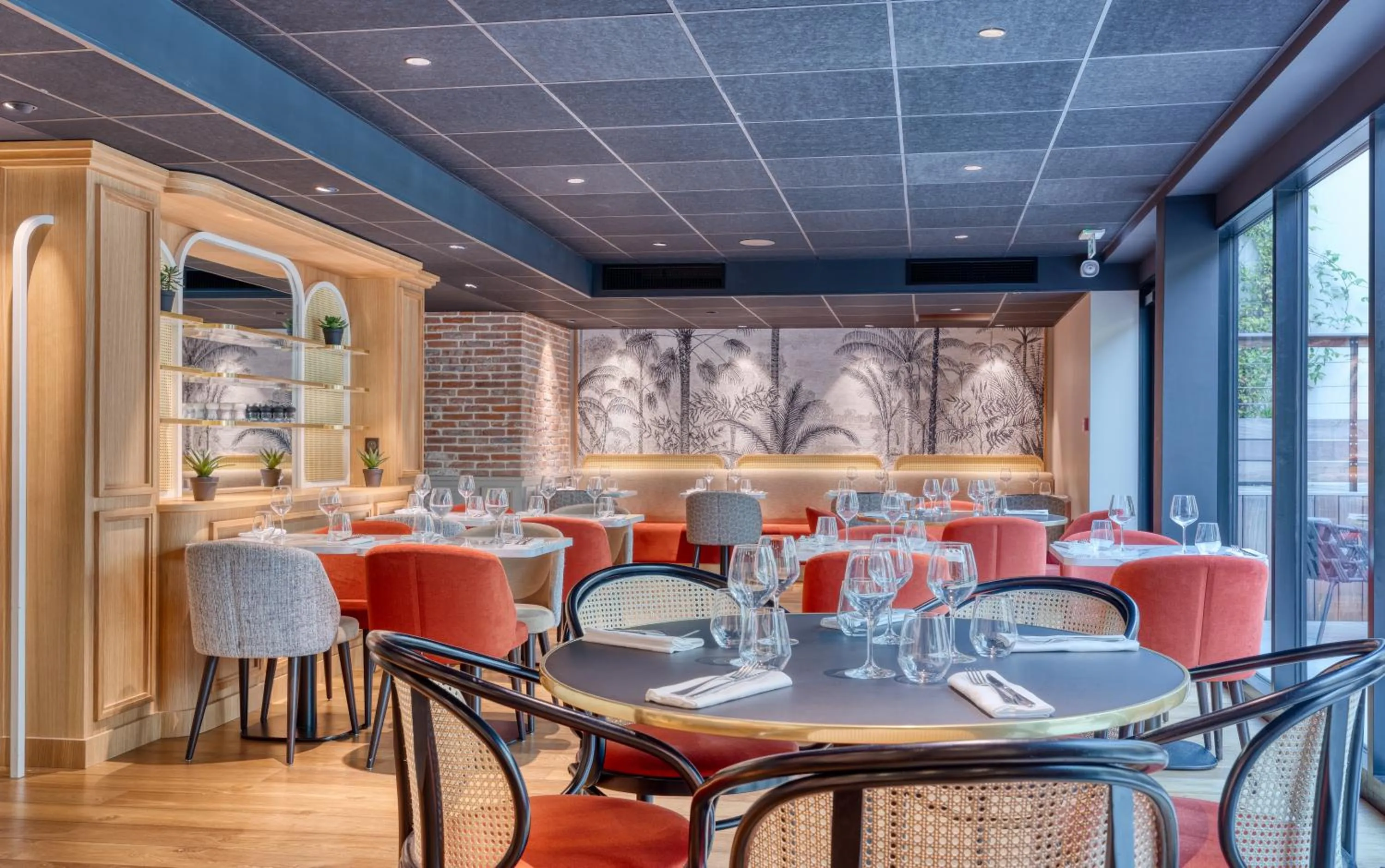 Restaurant/places to eat in Brit Hotel Les Voyageurs