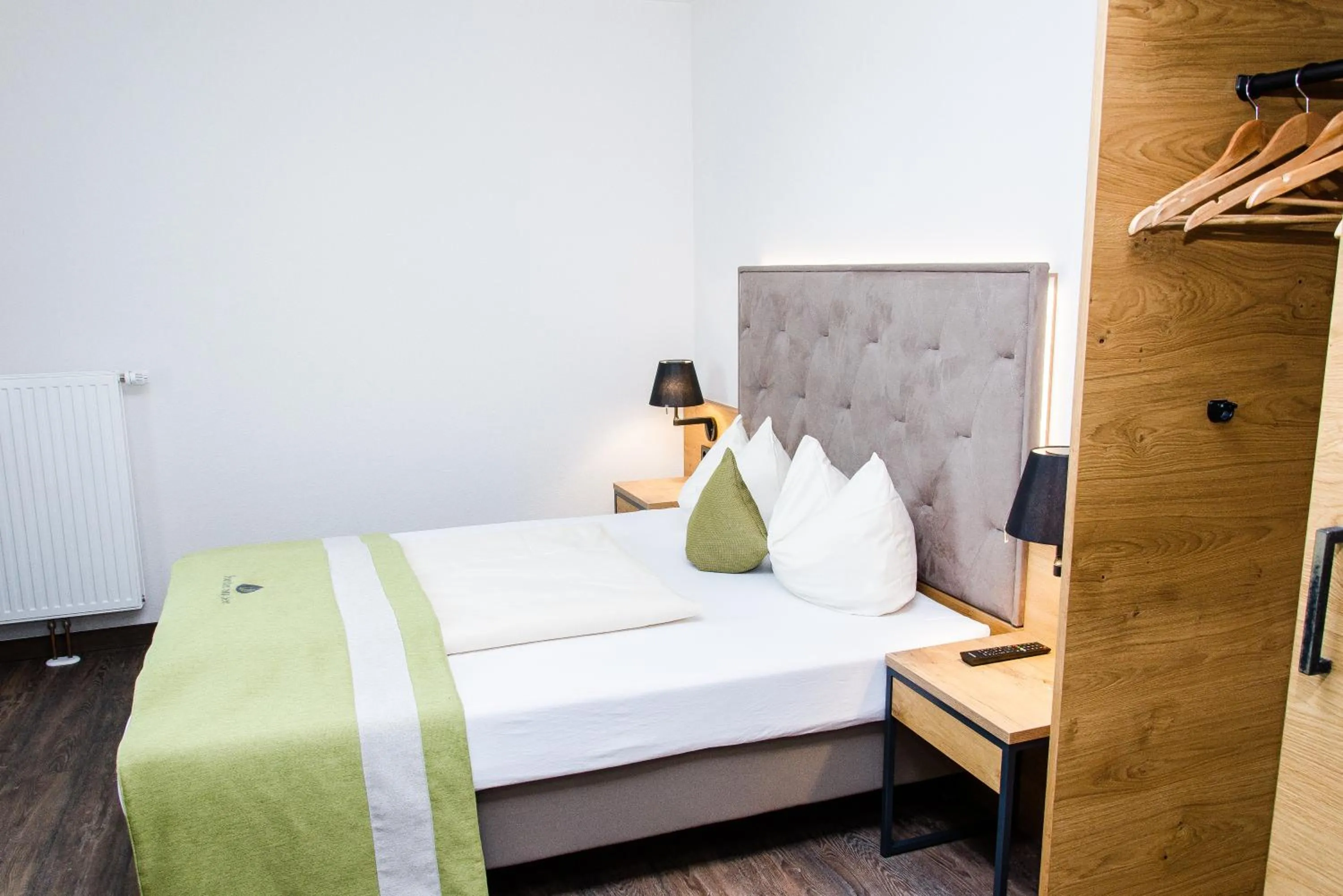 Bed in Gasthaus Forster am See - Eching bei Landshut