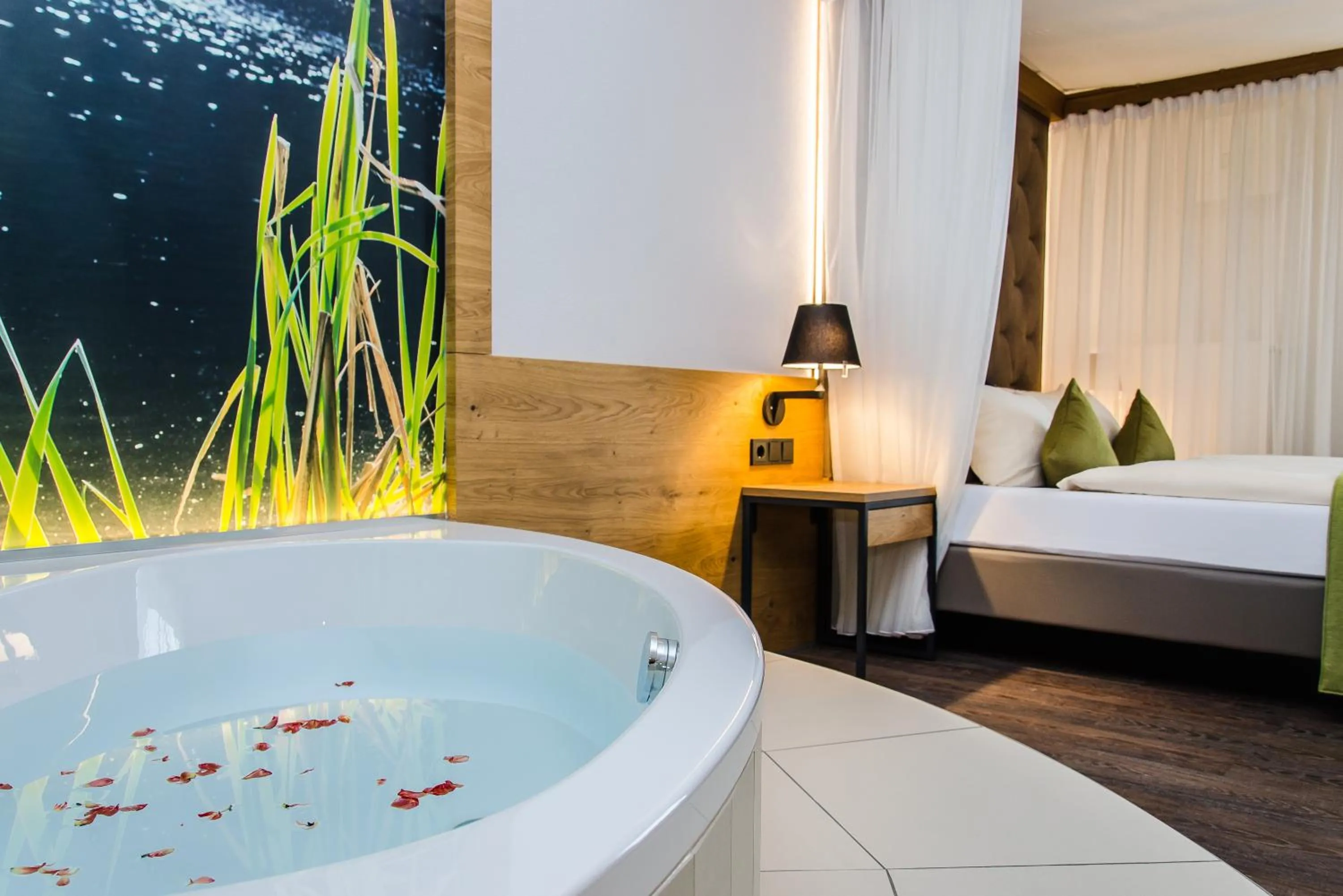 Bathroom, Bed in Gasthaus Forster am See - Eching bei Landshut