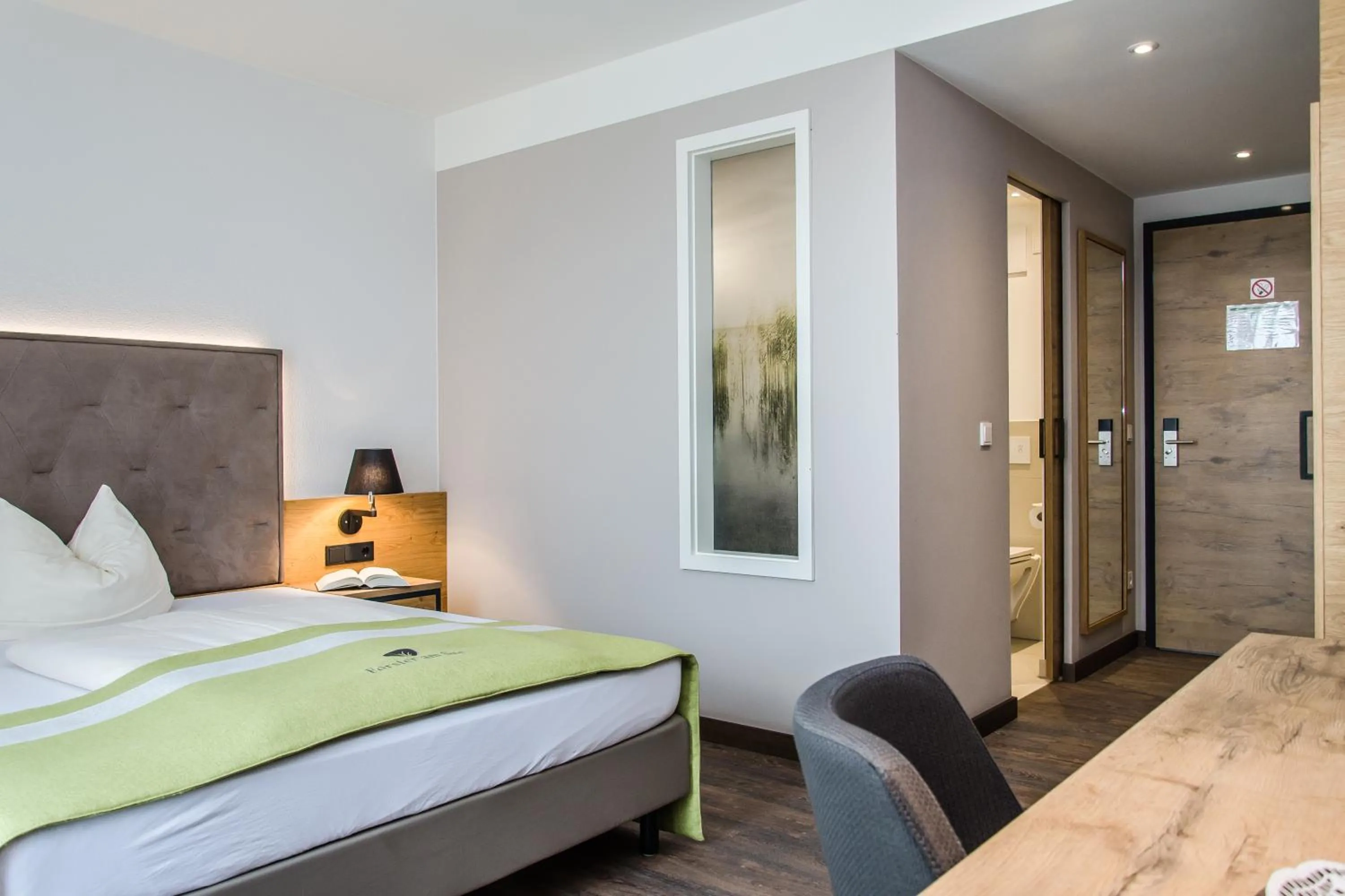 Photo of the whole room, Bed in Gasthaus Forster am See - Eching bei Landshut
