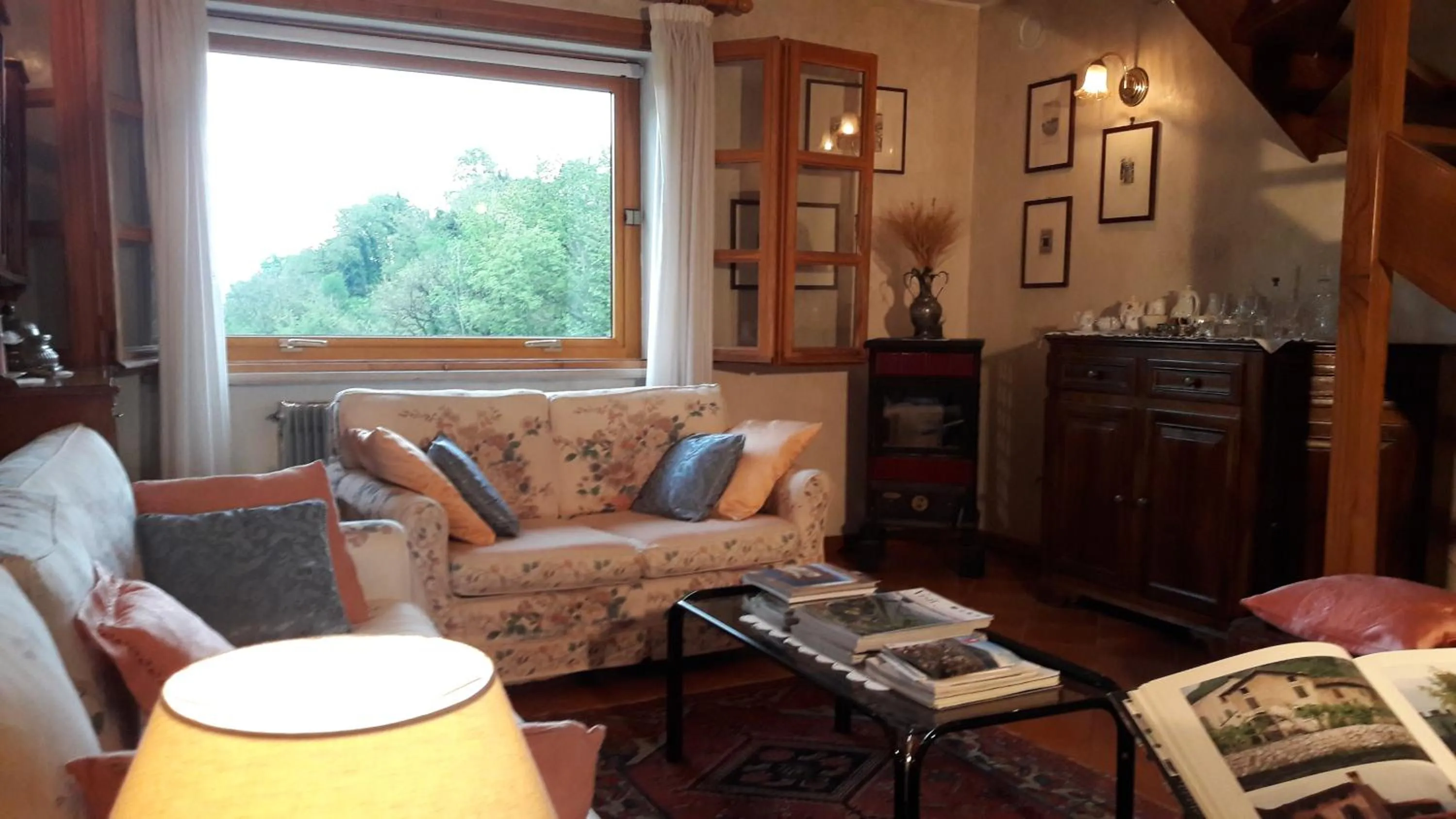 Communal lounge/ TV room in Bed and Breakfast Isabella