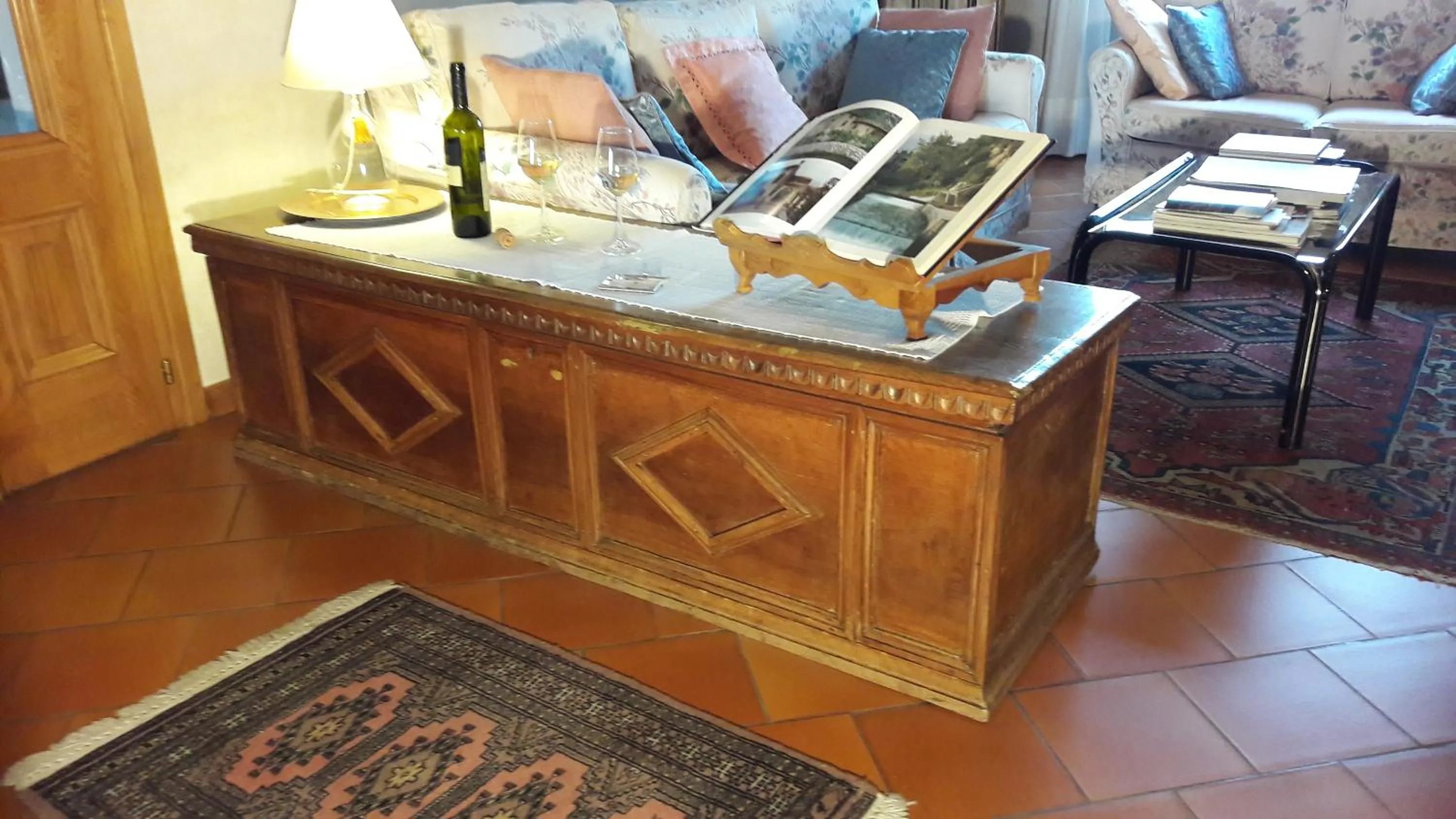 Communal lounge/ TV room in Bed and Breakfast Isabella