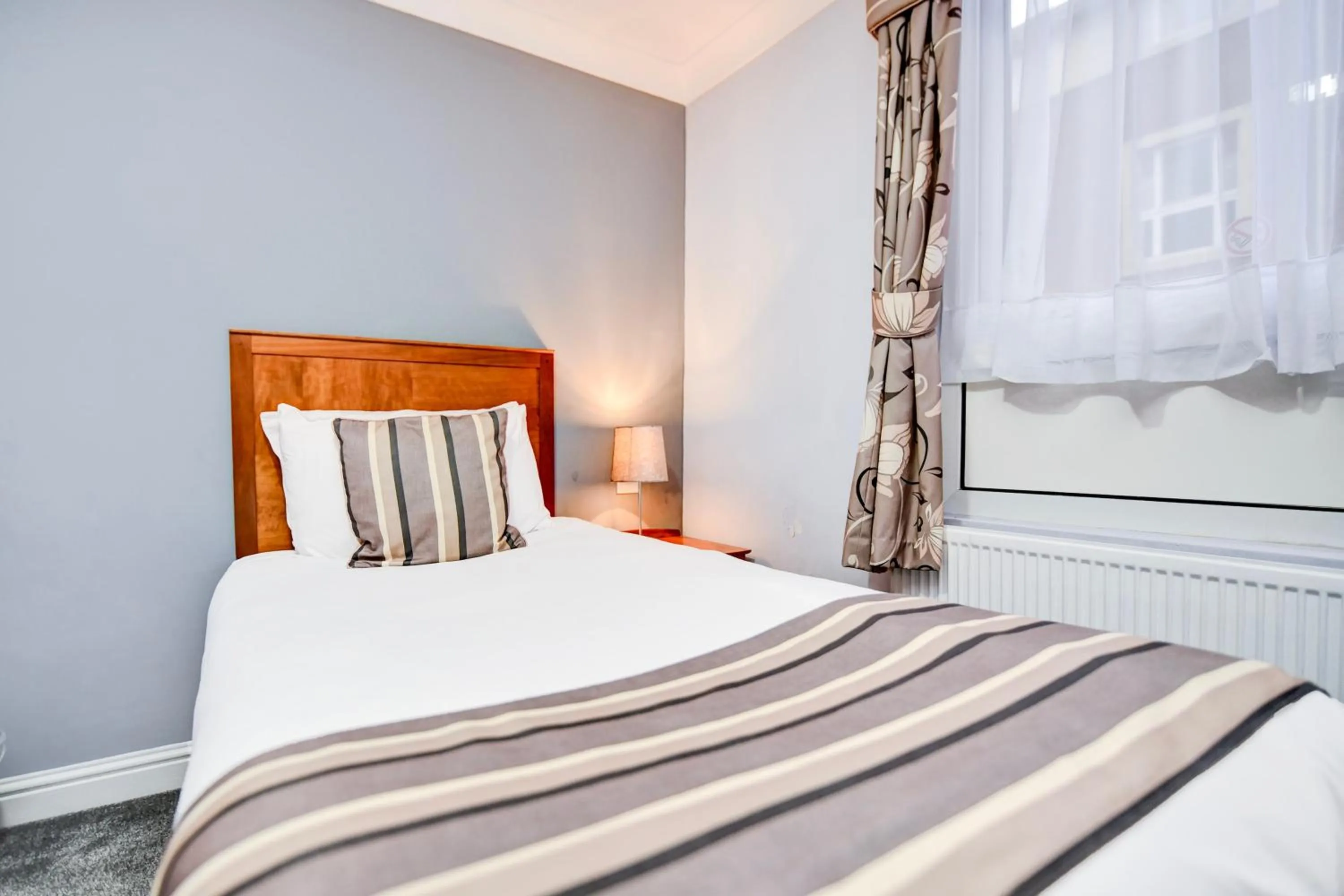 Bedroom, Bed in Aston Court Derby City Centre by Belvilla