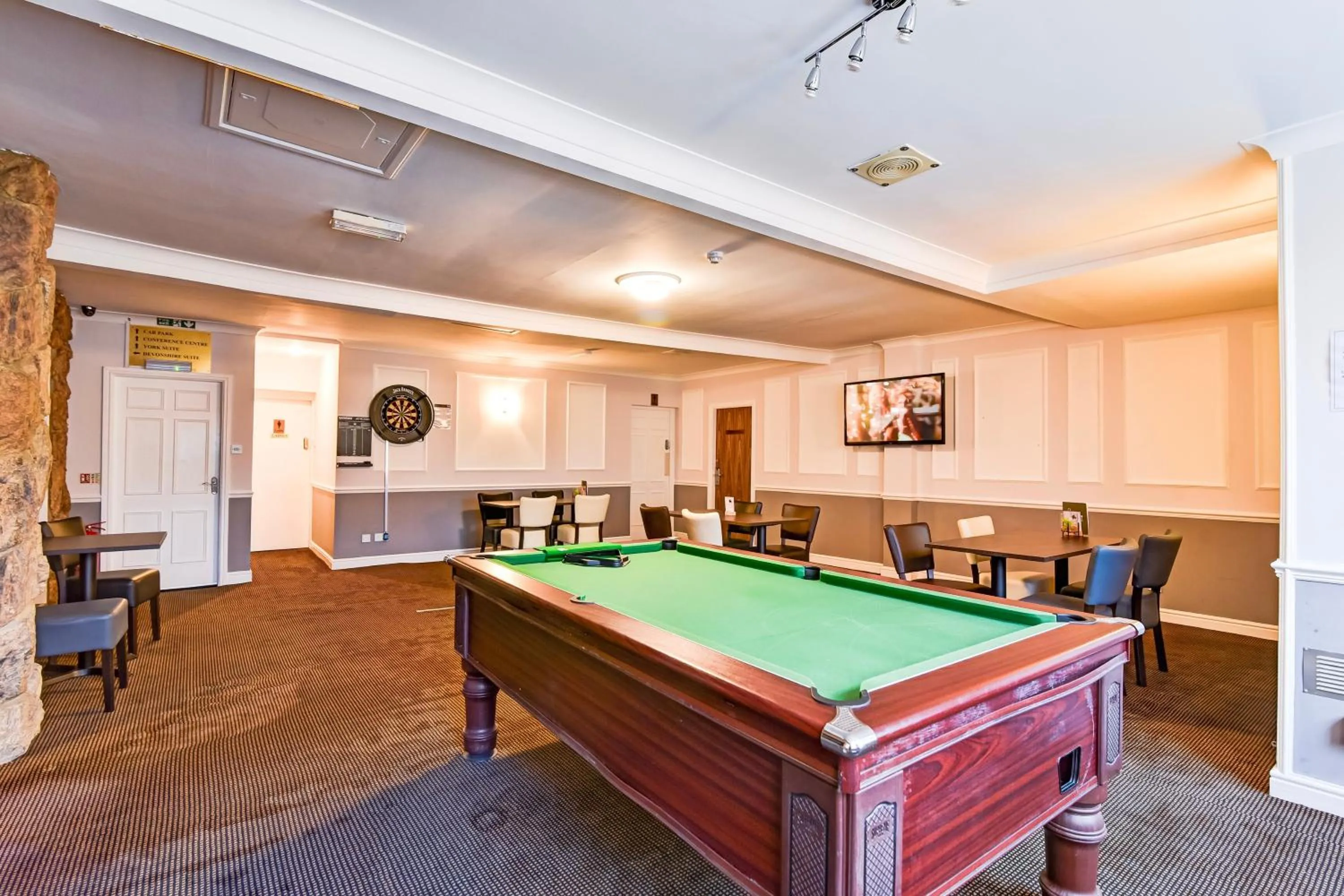 Restaurant/places to eat in Aston Court Derby City Centre by Belvilla