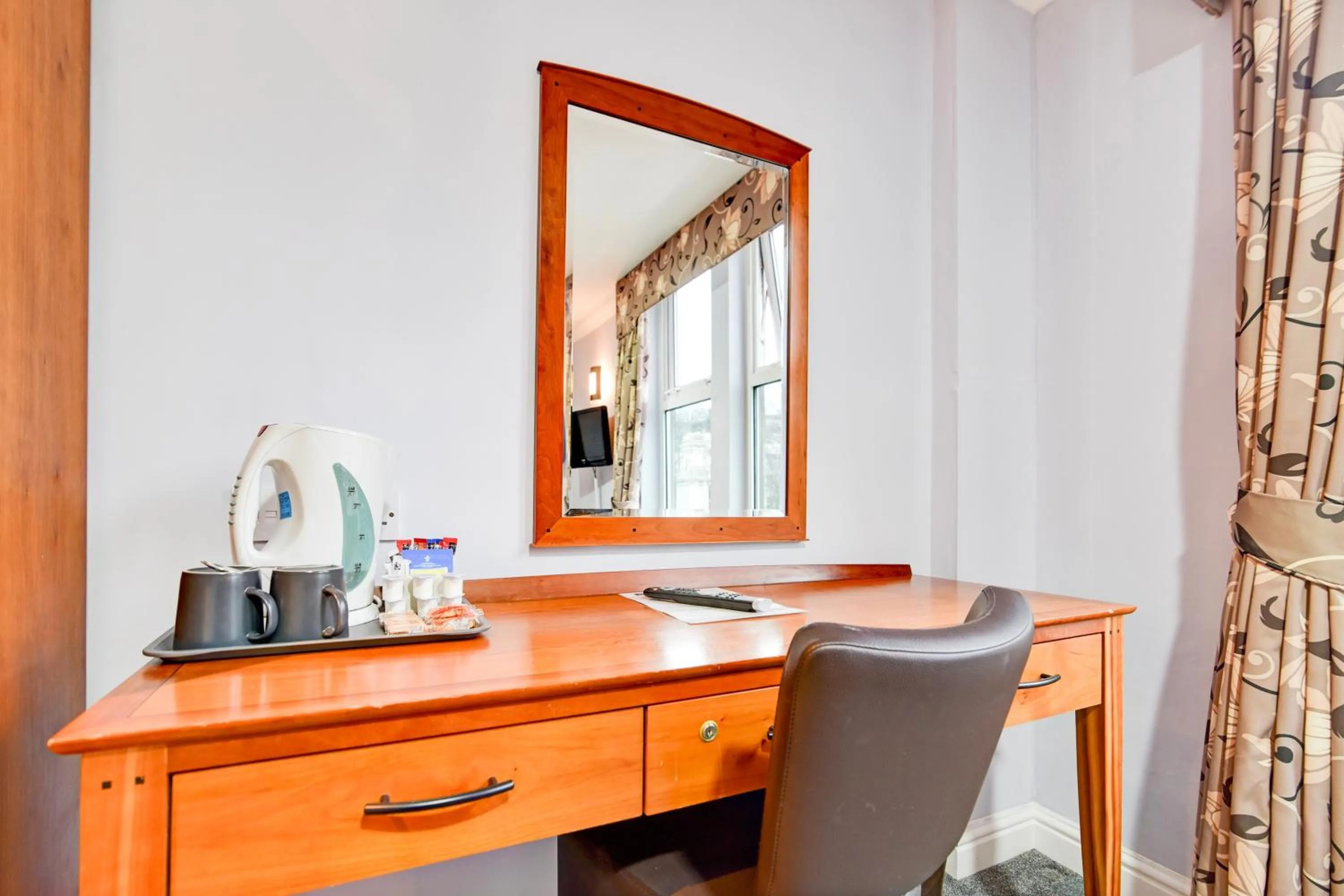 Bedroom in Aston Court Derby City Centre by Belvilla