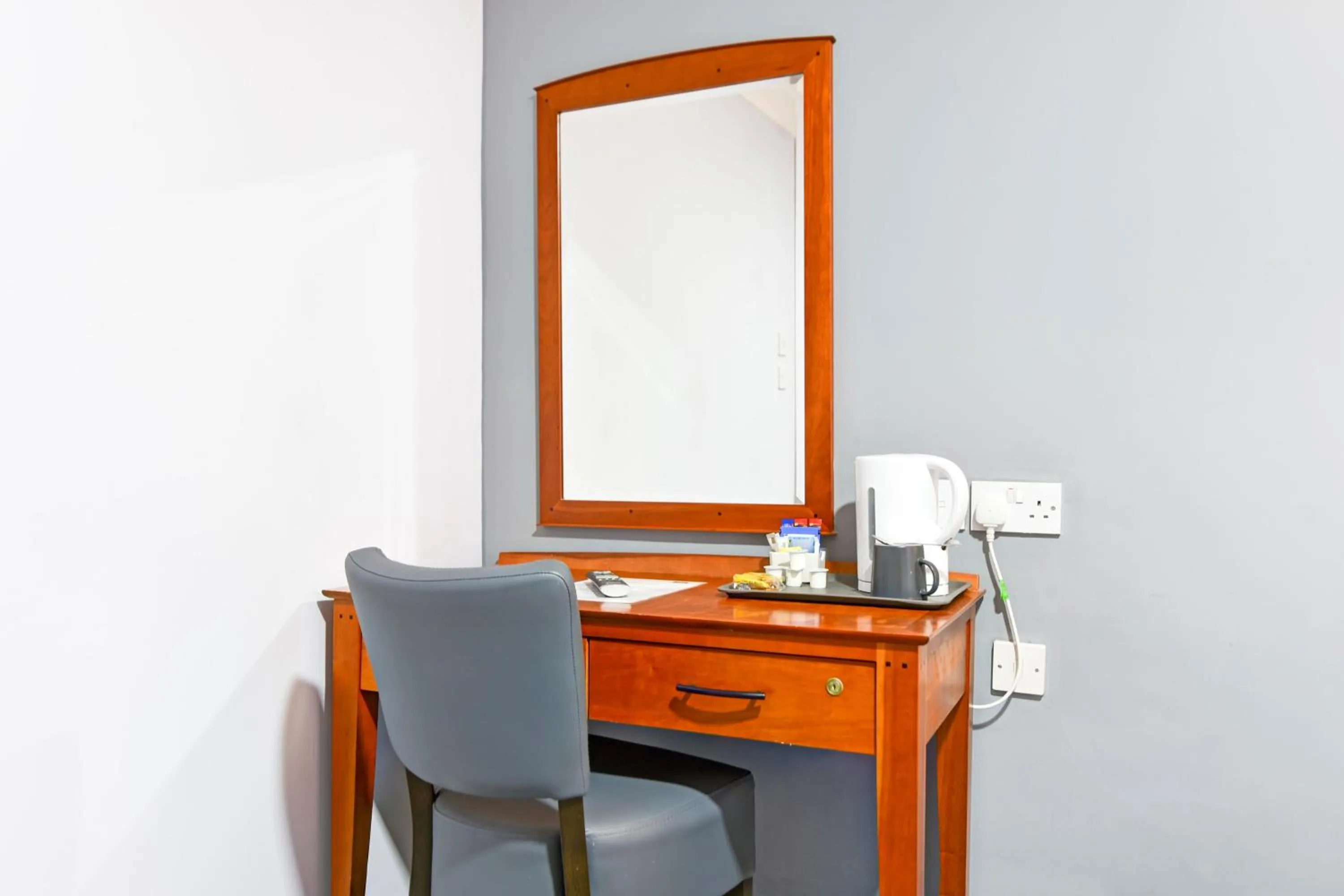 Bedroom in Aston Court Derby City Centre by Belvilla