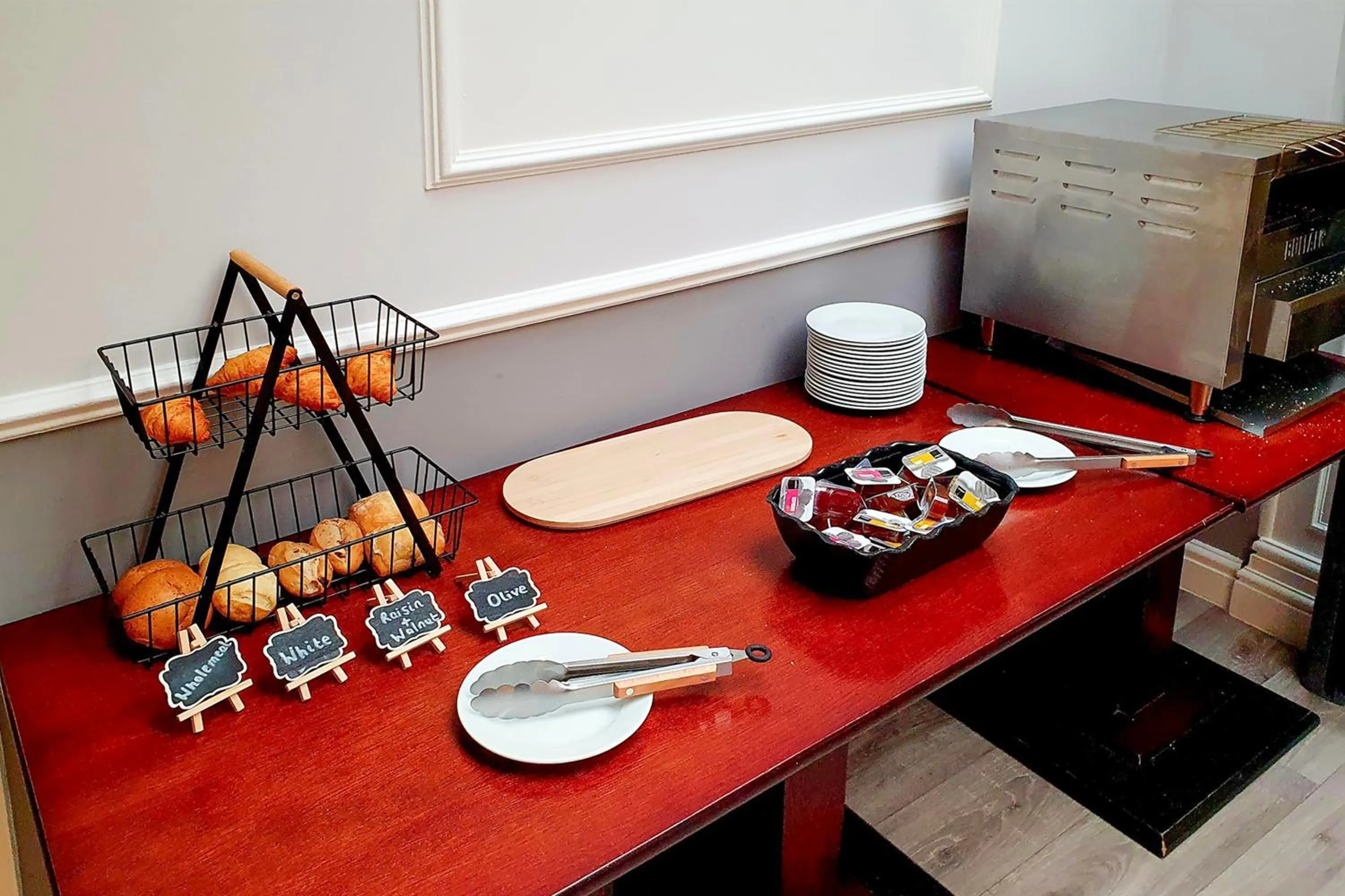 Food and drinks in Aston Court Derby City Centre by Belvilla