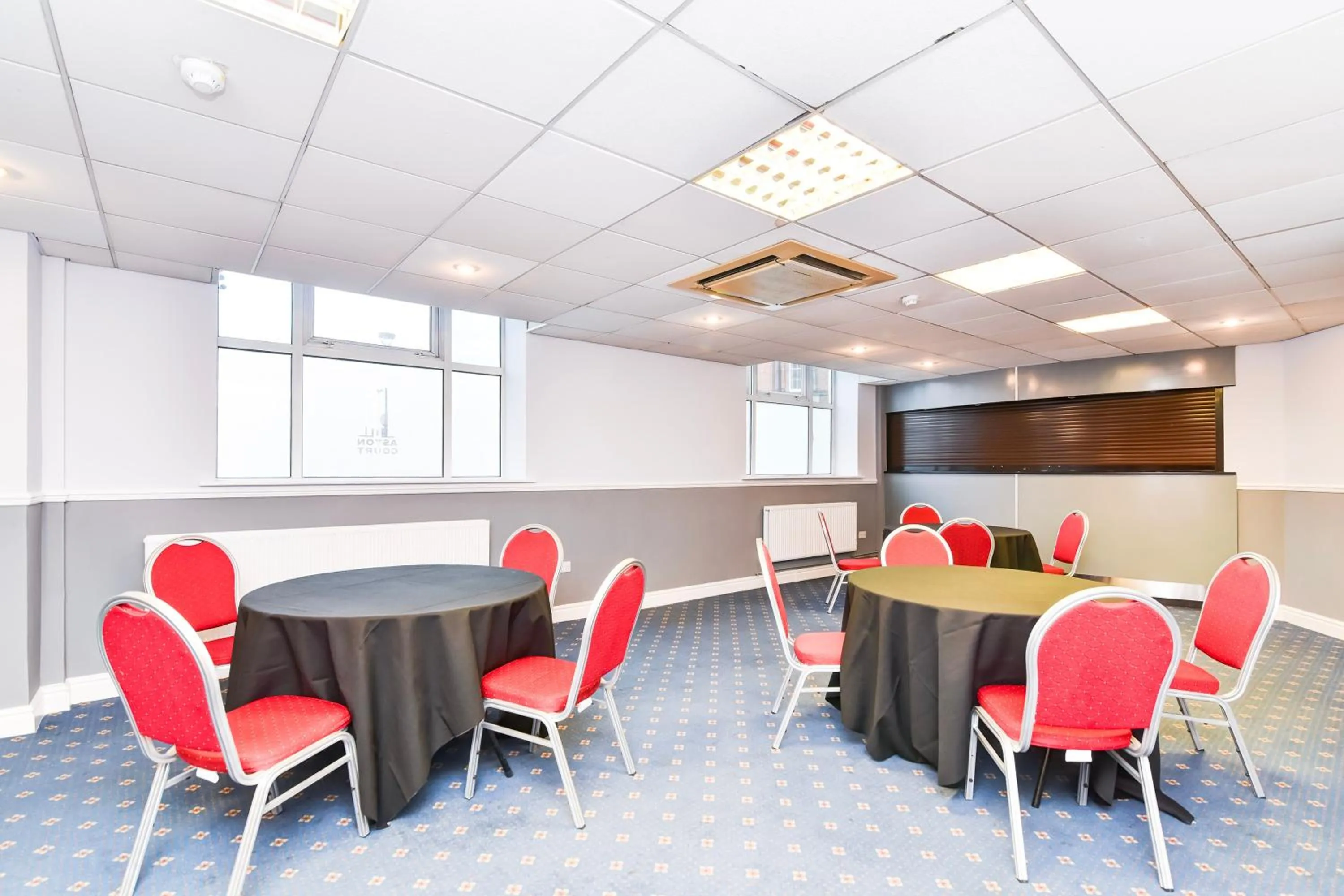 Restaurant/places to eat in Aston Court Derby City Centre by Belvilla