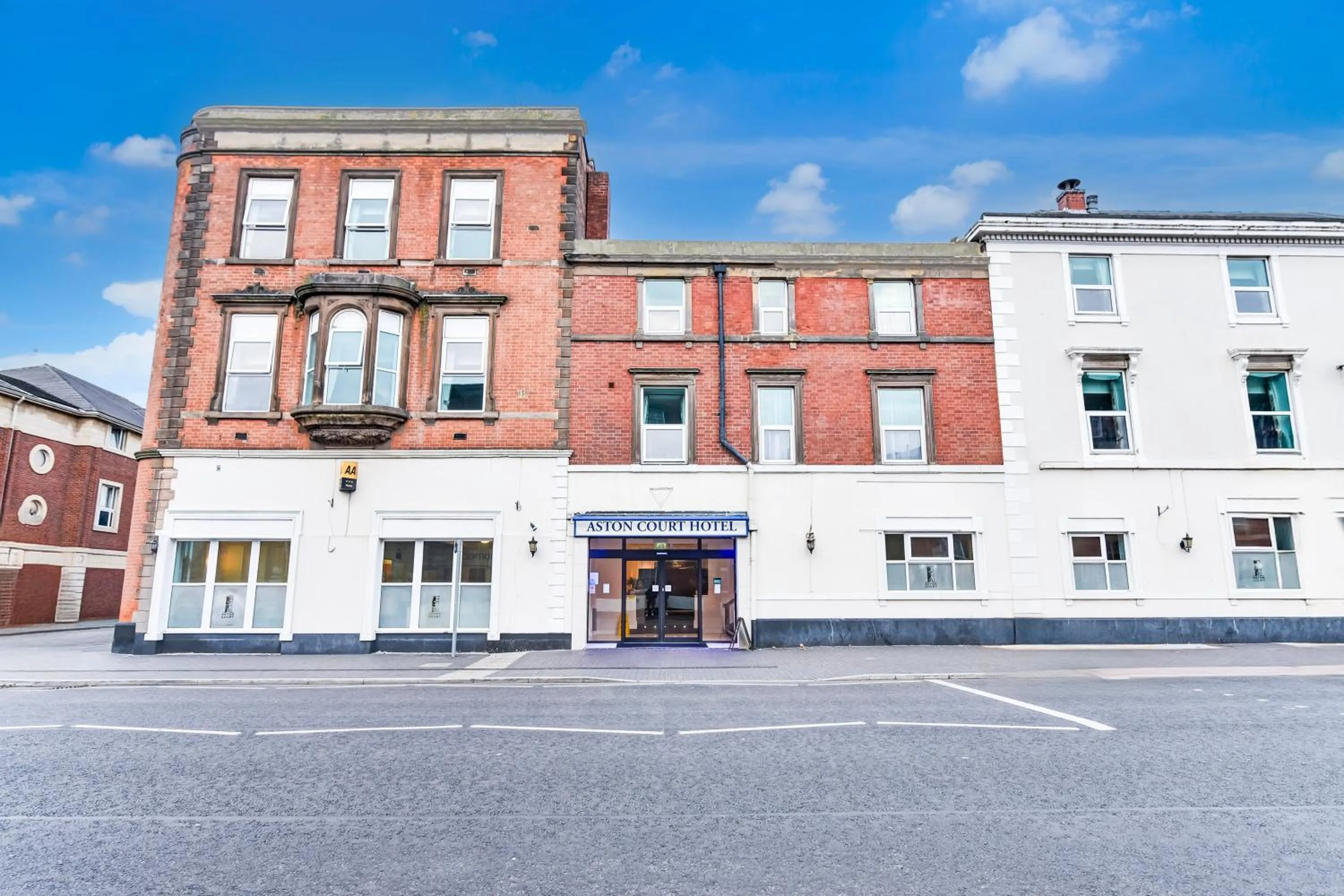 Facade/entrance in Aston Court Derby City Centre by Belvilla