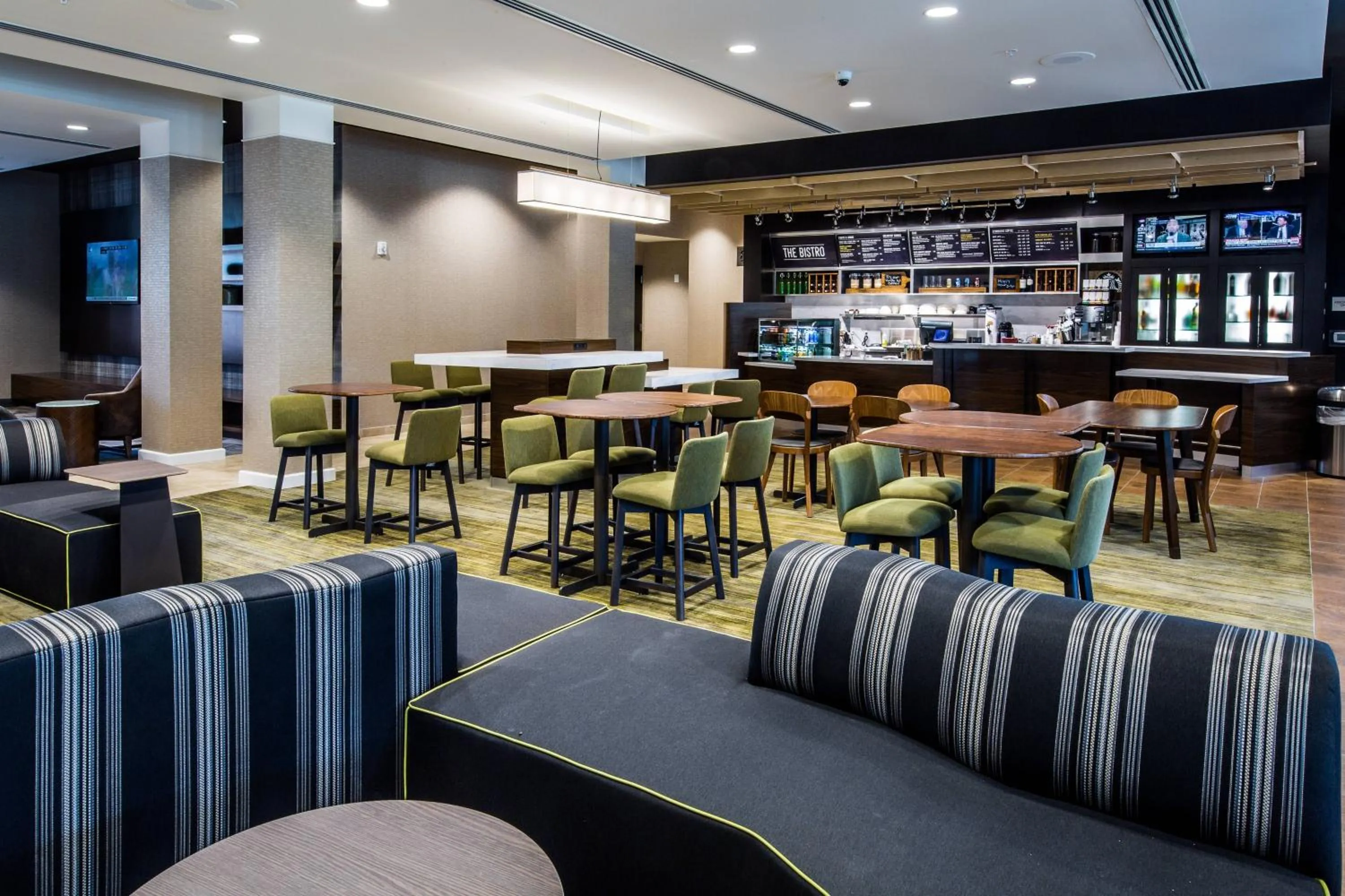 Lounge or bar in Courtyard by Marriott Columbia Cayce