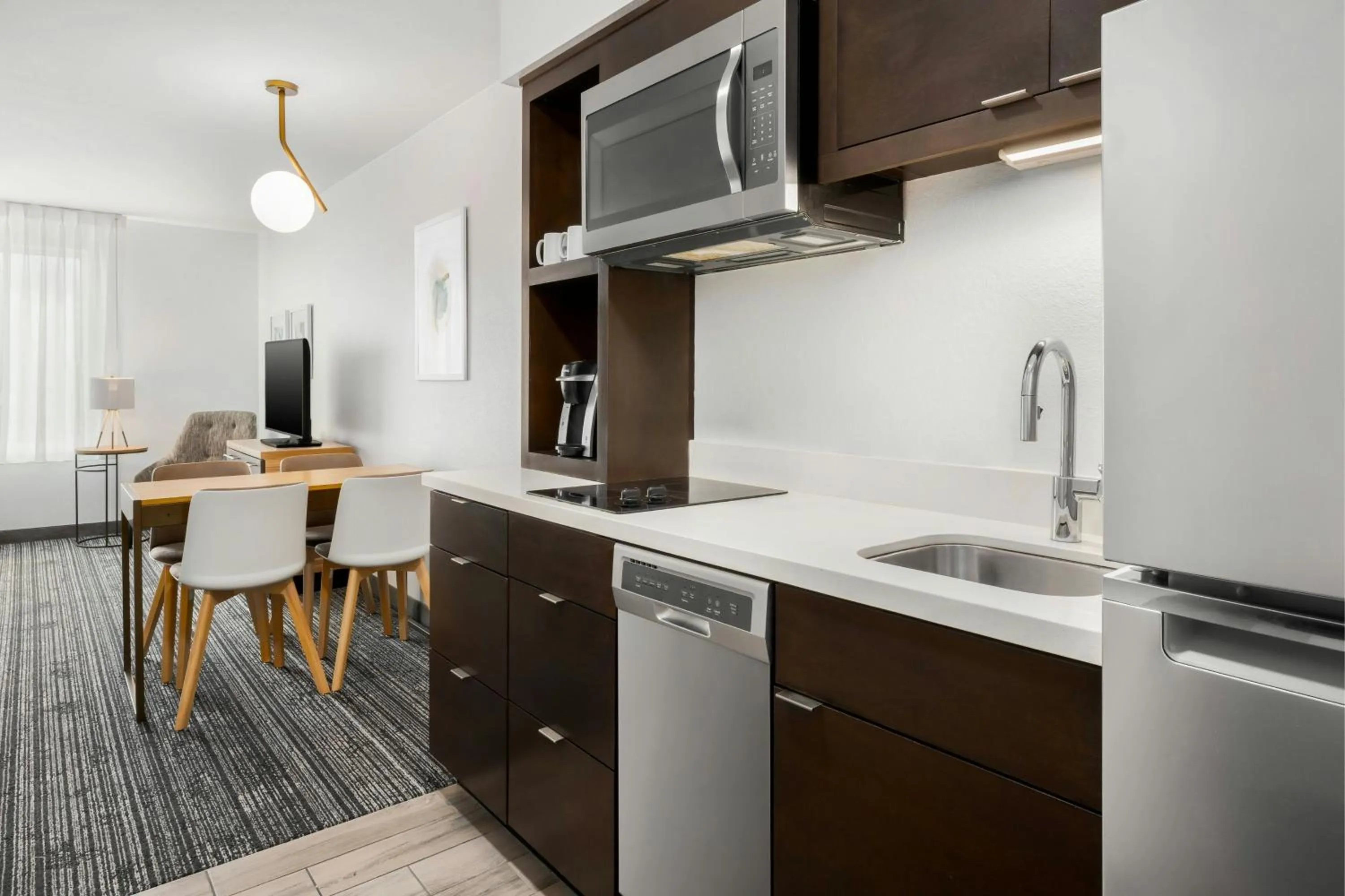 Kitchen or kitchenette in TownePlace Suites by Marriott Montgomery EastChase