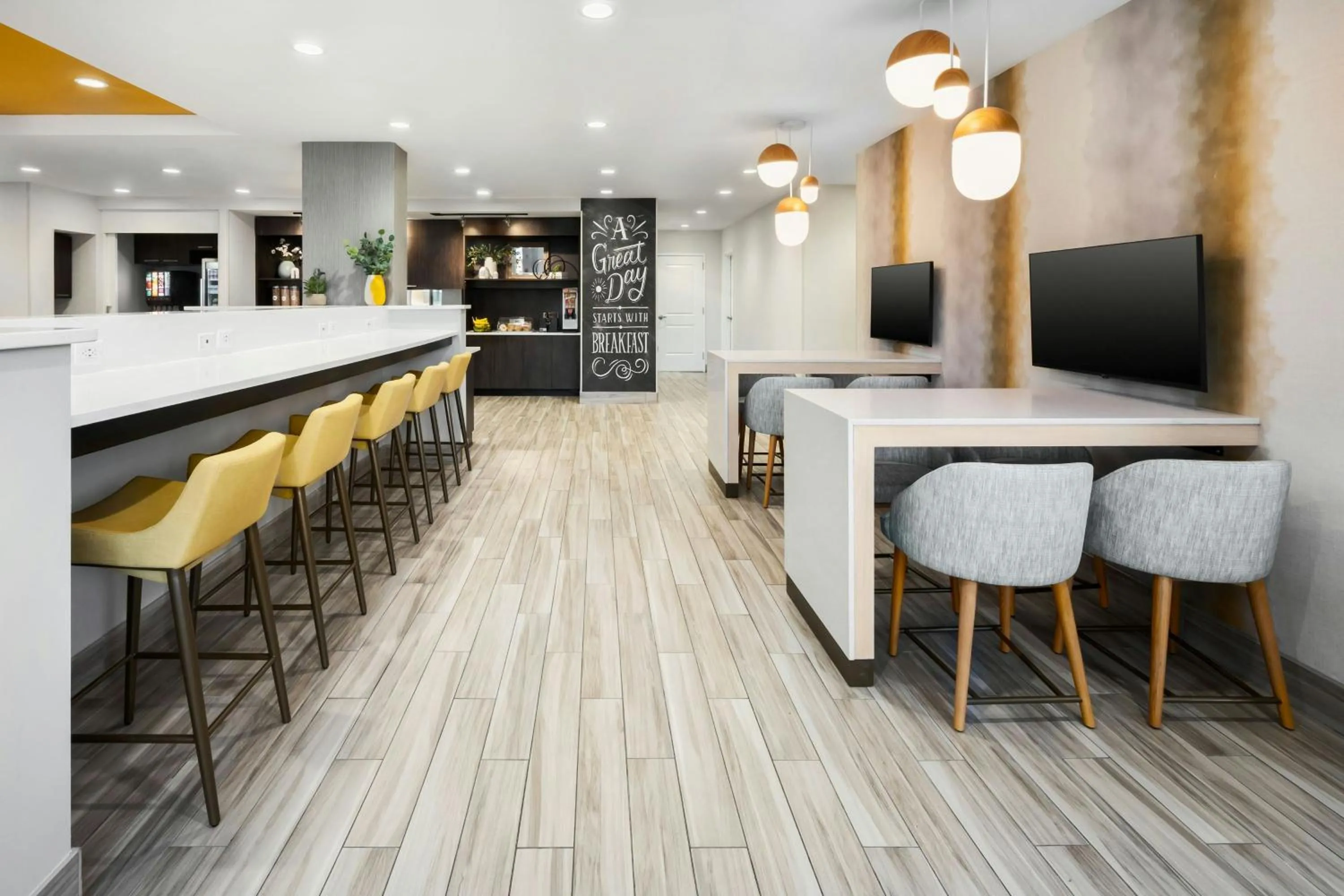 Breakfast in TownePlace Suites by Marriott Montgomery EastChase