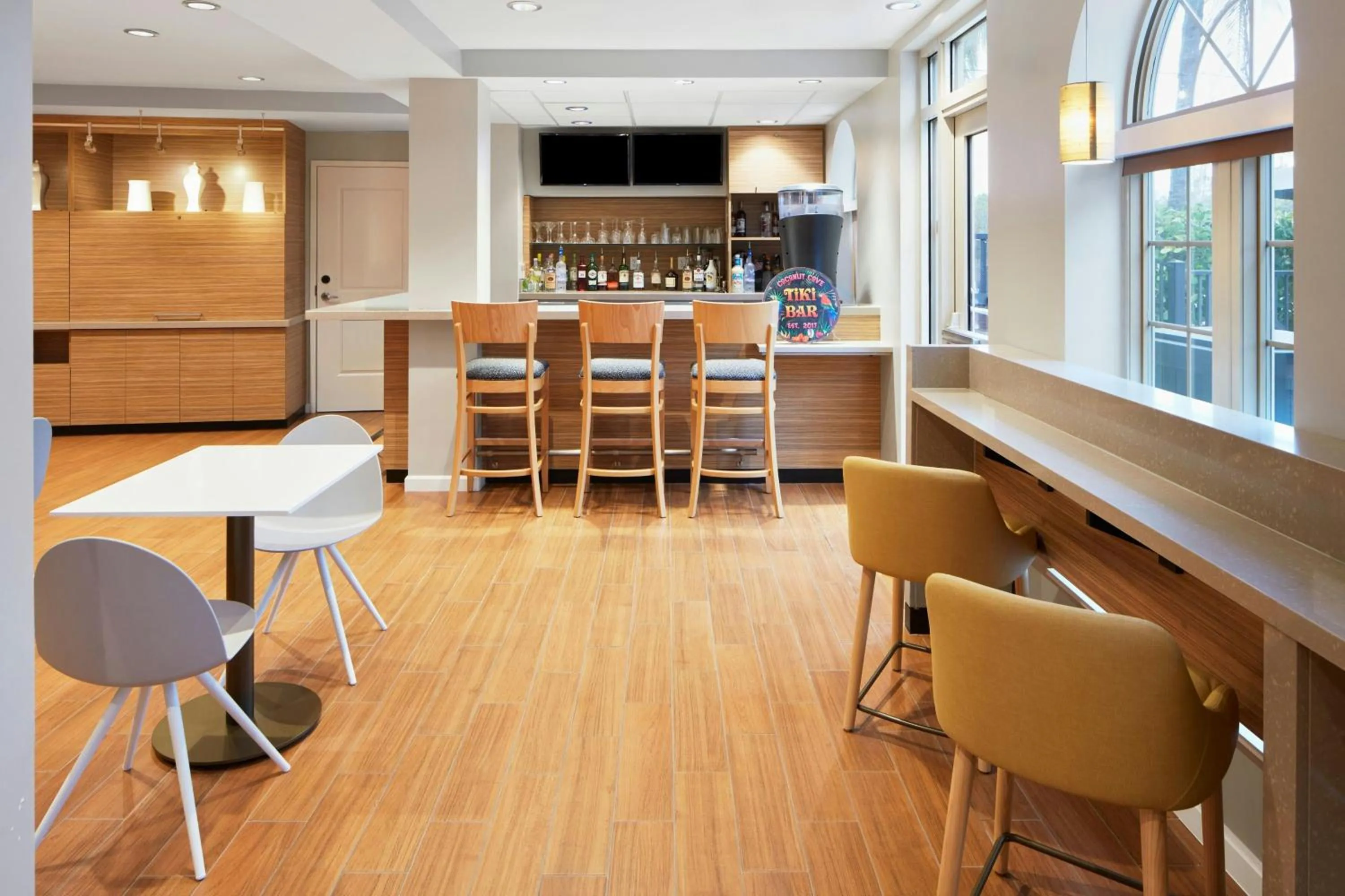 Lounge or bar in TownePlace Suites by Marriott Fort Myers Estero